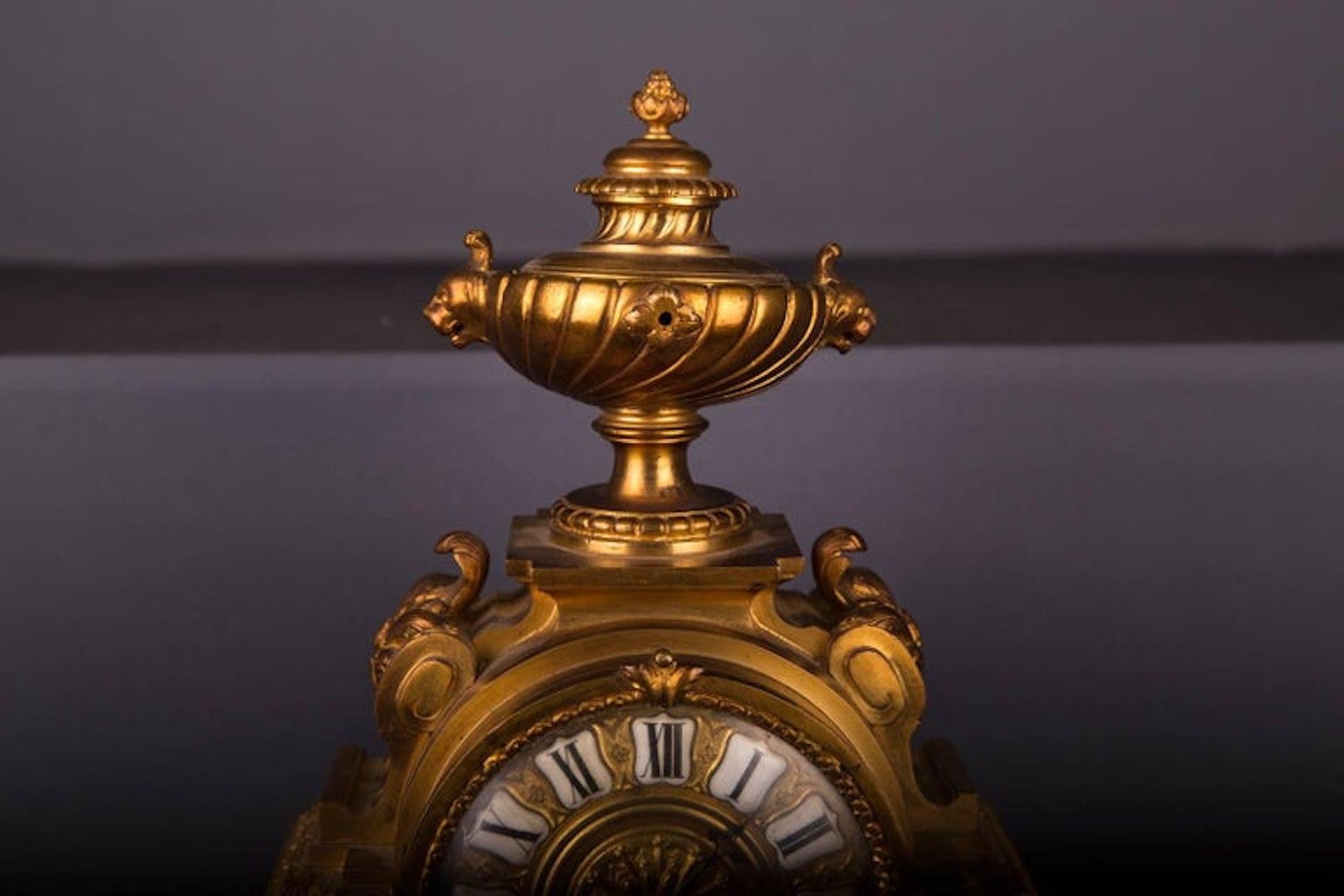 Bronze 19th Century Historism Antique Chimney Clock Pendule For Sale