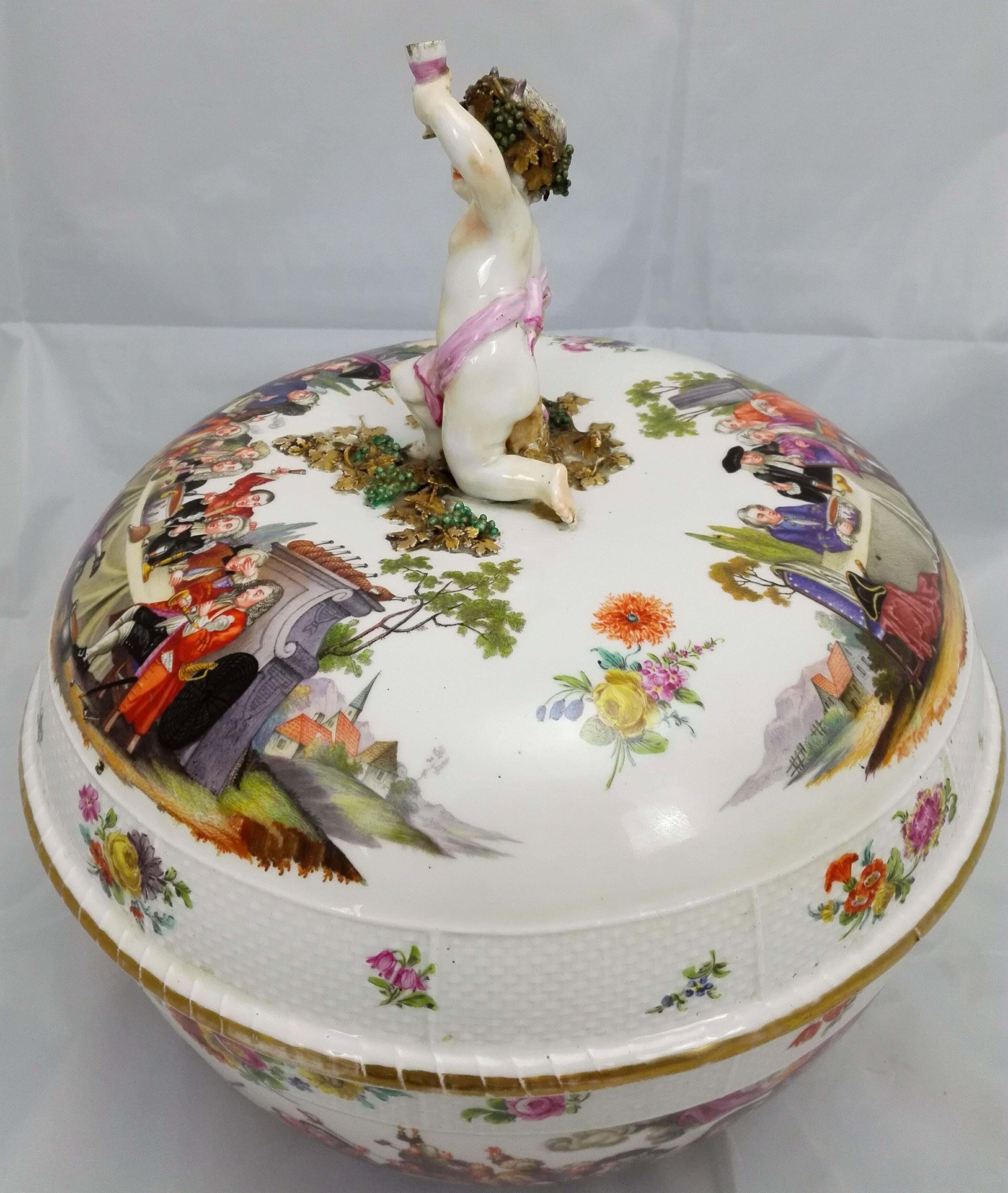 19th Century Historismus Painting Meissen Lid Punsch Hardpaste Porcelain Bowl For Sale 8