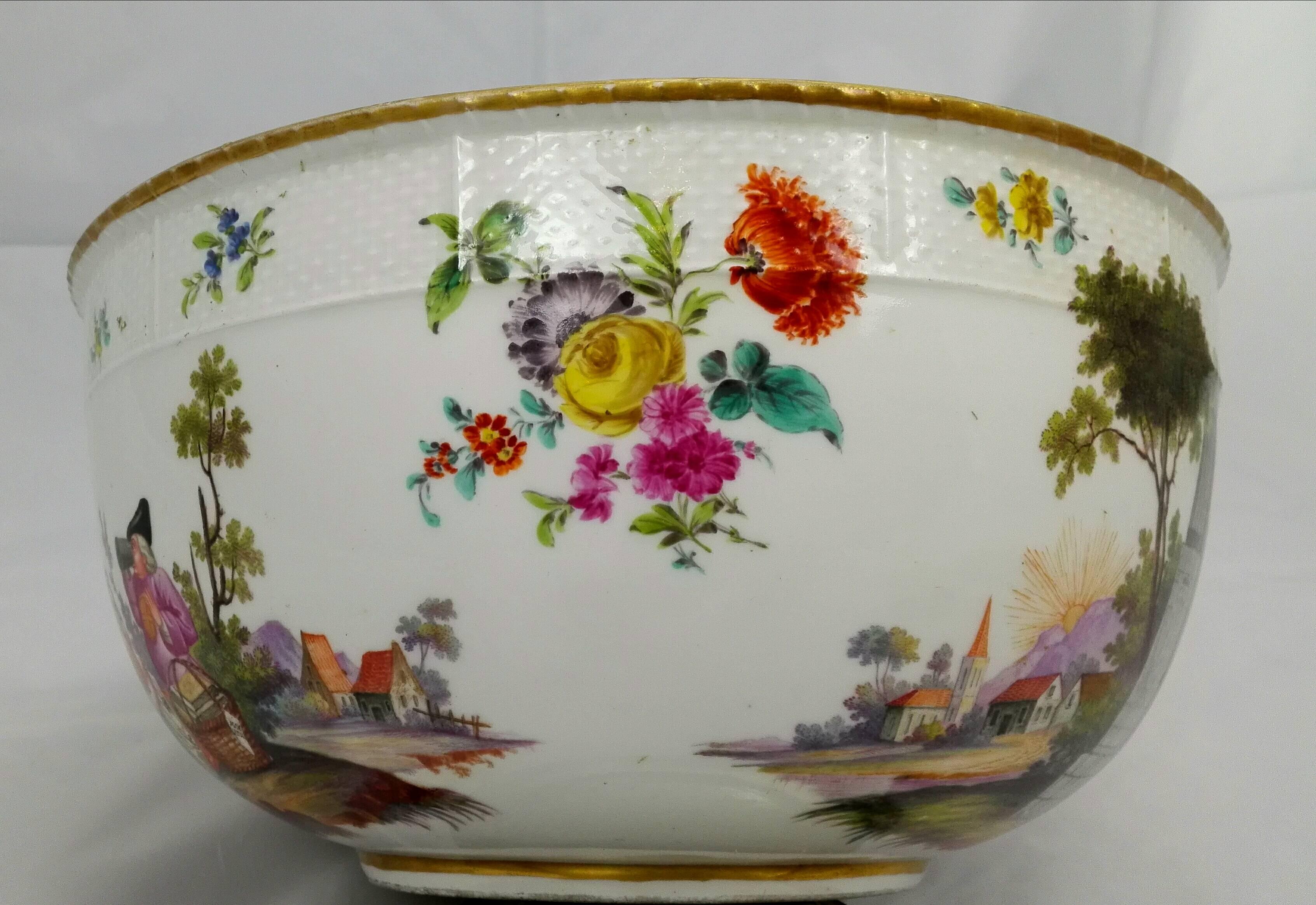 Painted 19th Century Historismus Painting Meissen Lid Punsch Hardpaste Porcelain Bowl For Sale