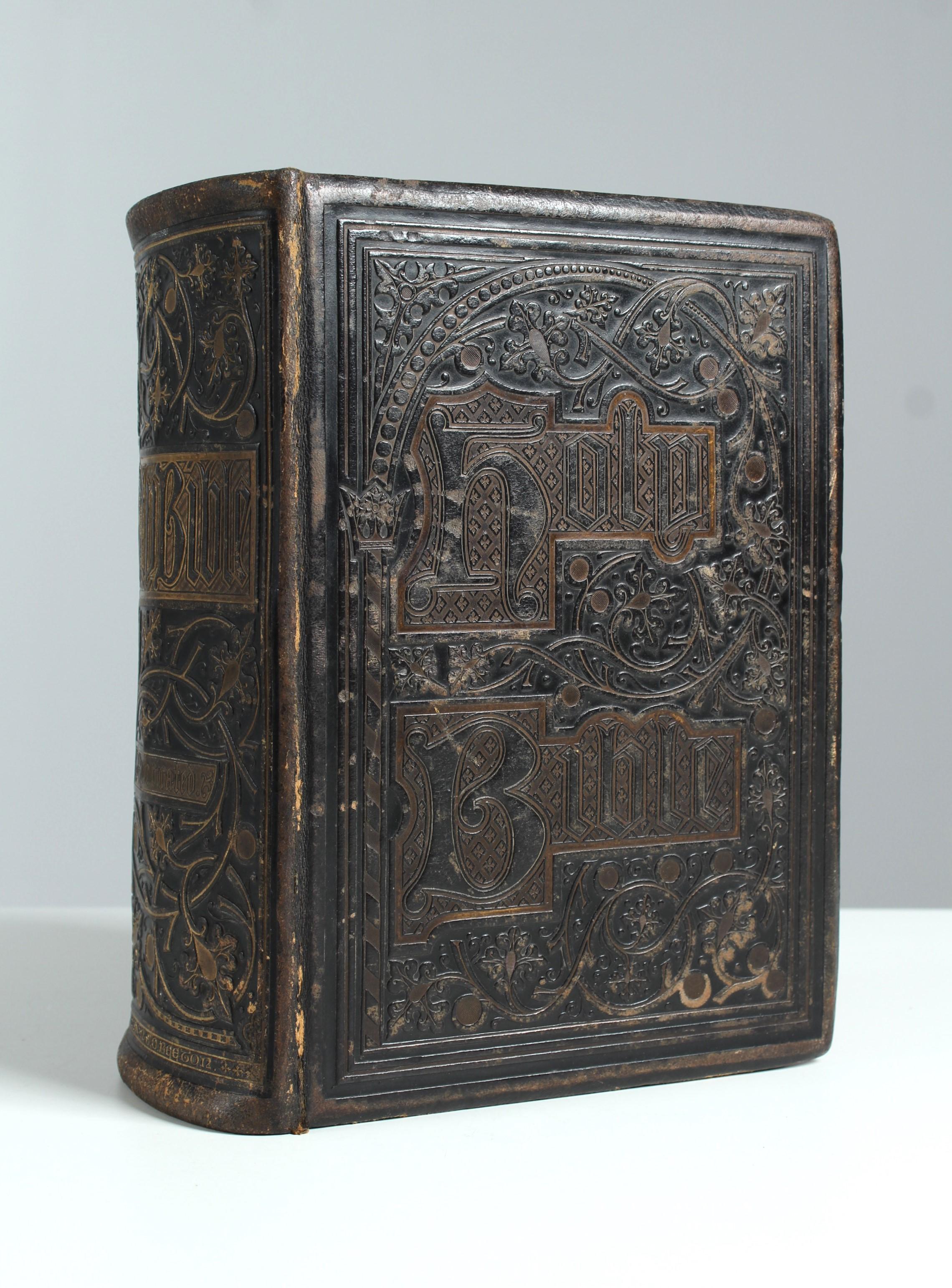 Anglais Bible du 19e siècle avec gravures en cuivre, reliure en cuir, vers 1870