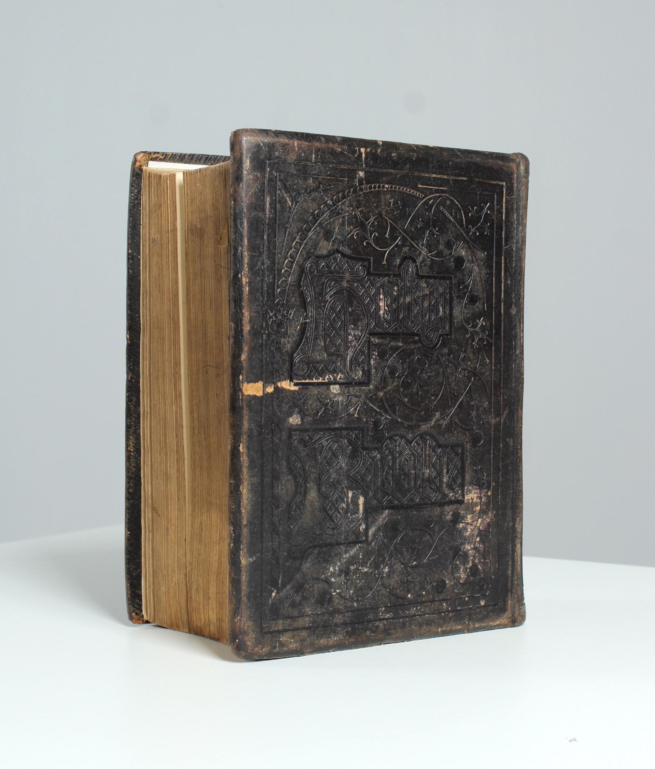 XIXe siècle Bible du 19e siècle avec gravures en cuivre, reliure en cuir, vers 1870