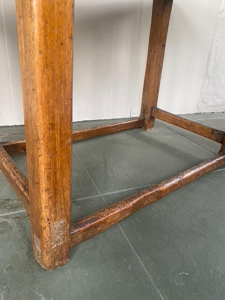 19. Jahrhundert Honduras Cedro Holz Tavern Tisch im Angebot 14