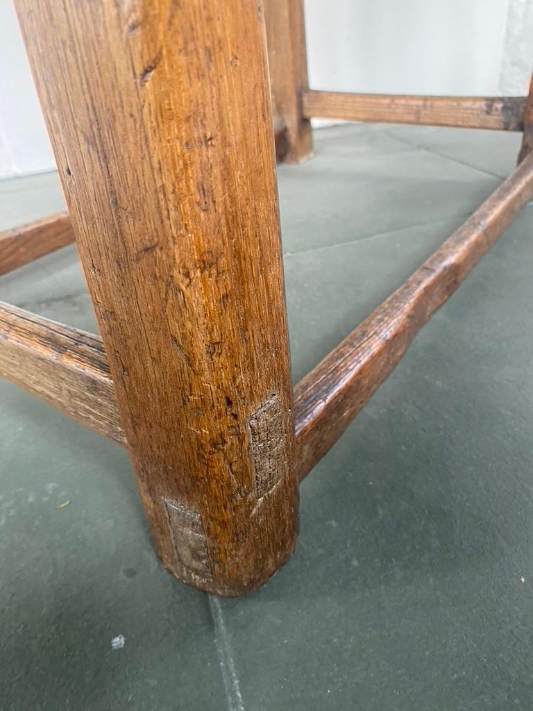 19. Jahrhundert Honduras Cedro Holz Tavern Tisch im Angebot 15