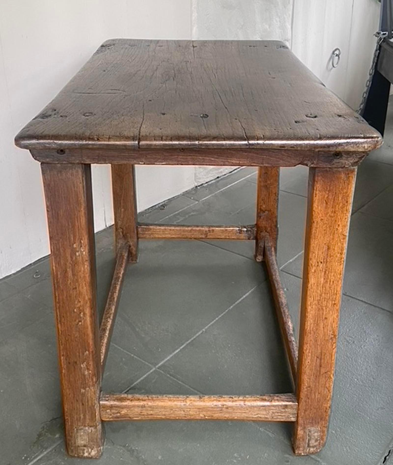 19. Jahrhundert Honduras Cedro Holz Tavern Tisch im Angebot 1