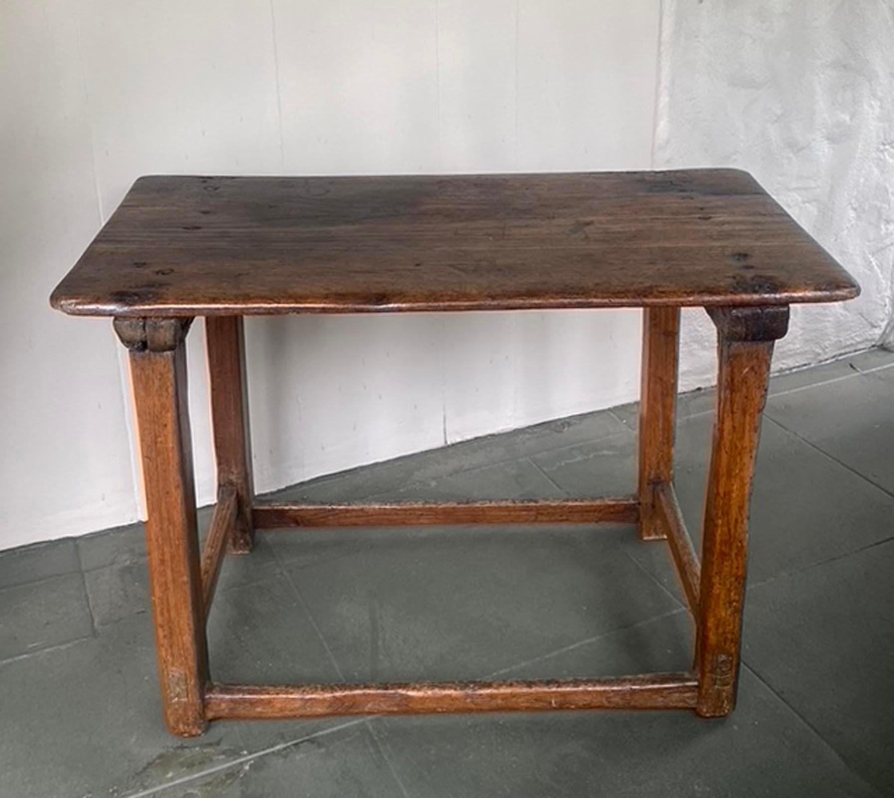 19. Jahrhundert Honduras Cedro Holz Tavern Tisch im Angebot 3