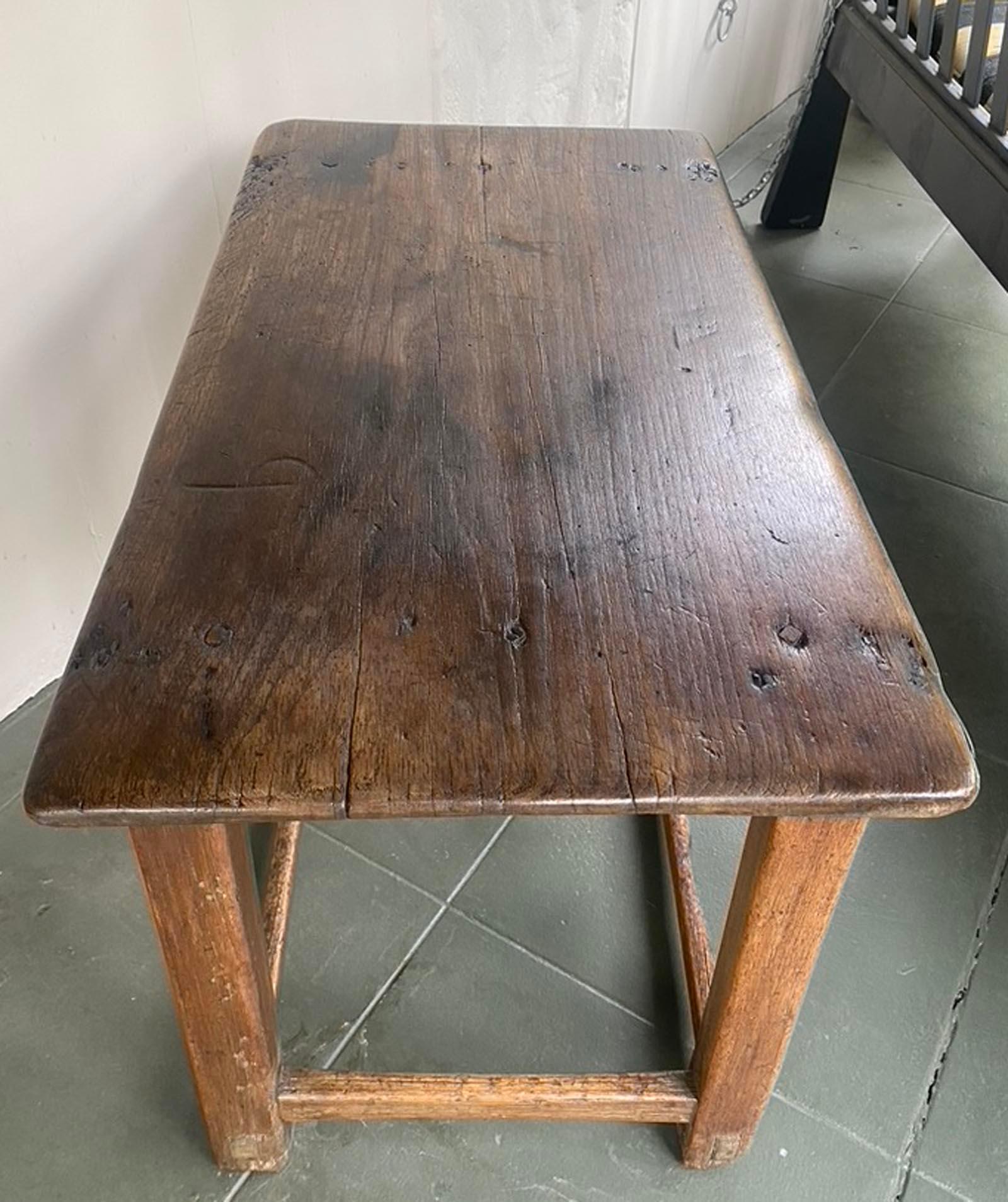 19. Jahrhundert Honduras Cedro Holz Tavern Tisch im Angebot 4