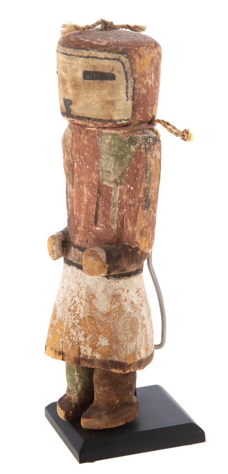 Hopi-Kachina-Figur aus geschnitztem und bemaltem Holz, 19. Jahrhundert (amerikanisch) im Angebot