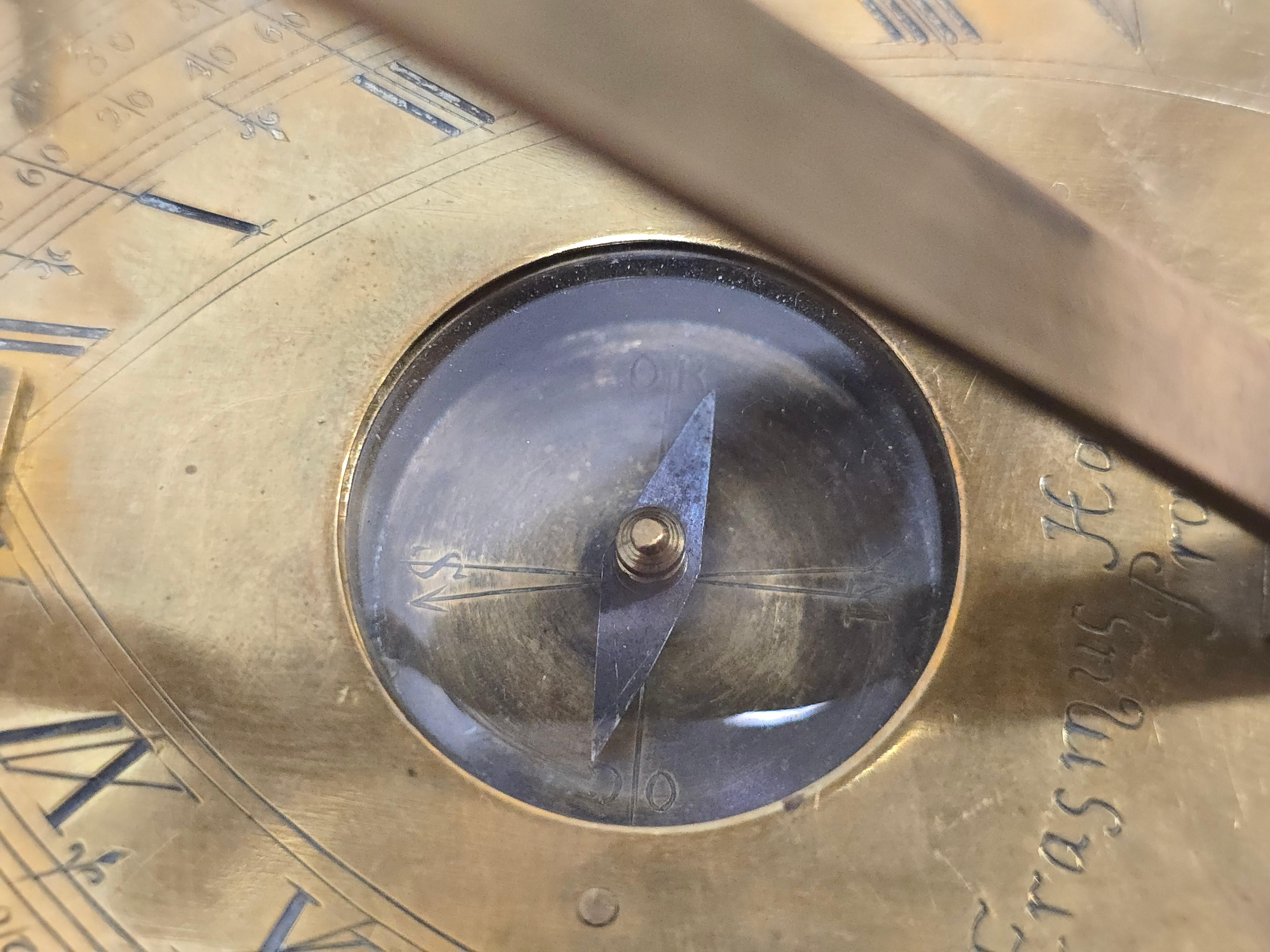 Cadran solaire horizontal en bronze du XIXe siècle d'après Erasmus Habermel en vente 5