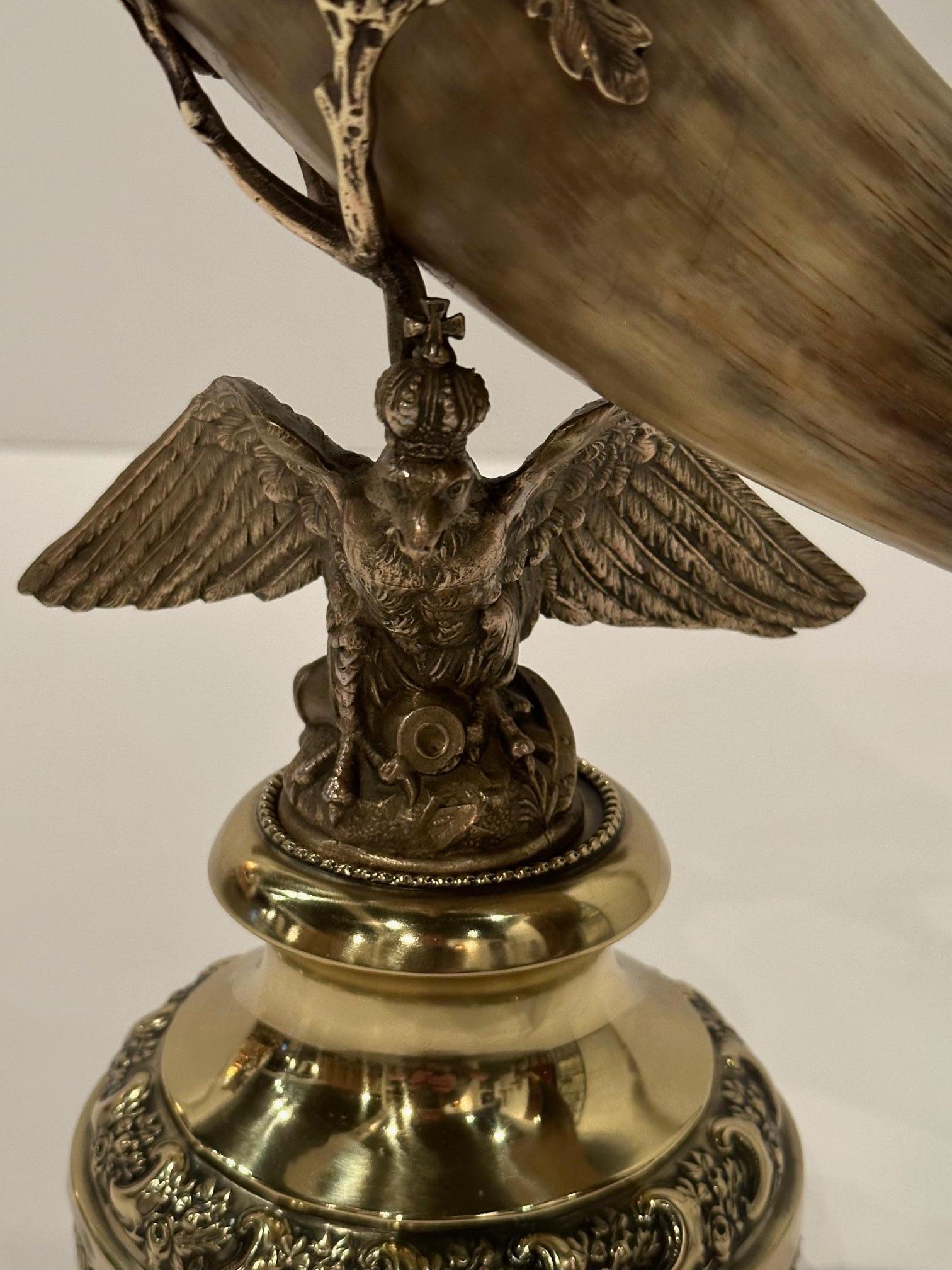 Accessoire pour trophée couvert en corne et en laiton du 19e siècle en vente 6