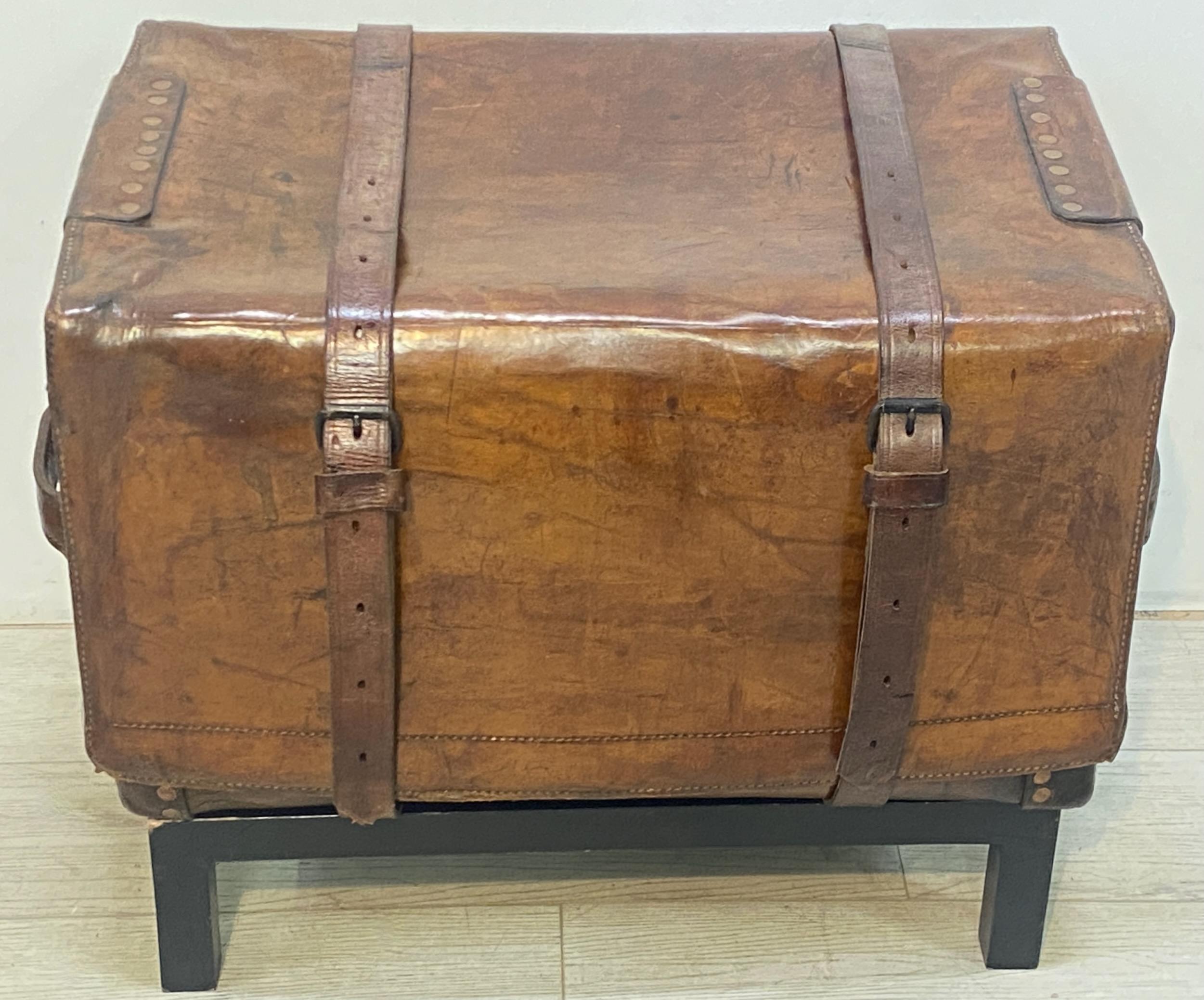 19th Century Horse Hide Leather Carriage Trunk In Good Condition In San Francisco, CA