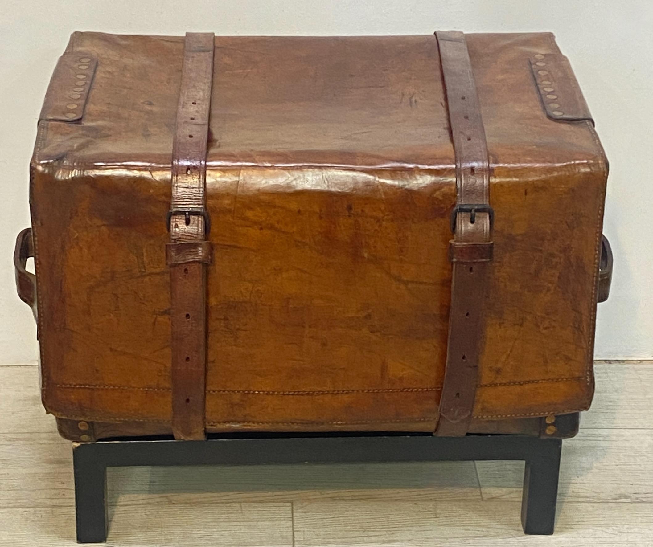 Pelle Baule da carrozza in pelle del XIX secolo in vendita