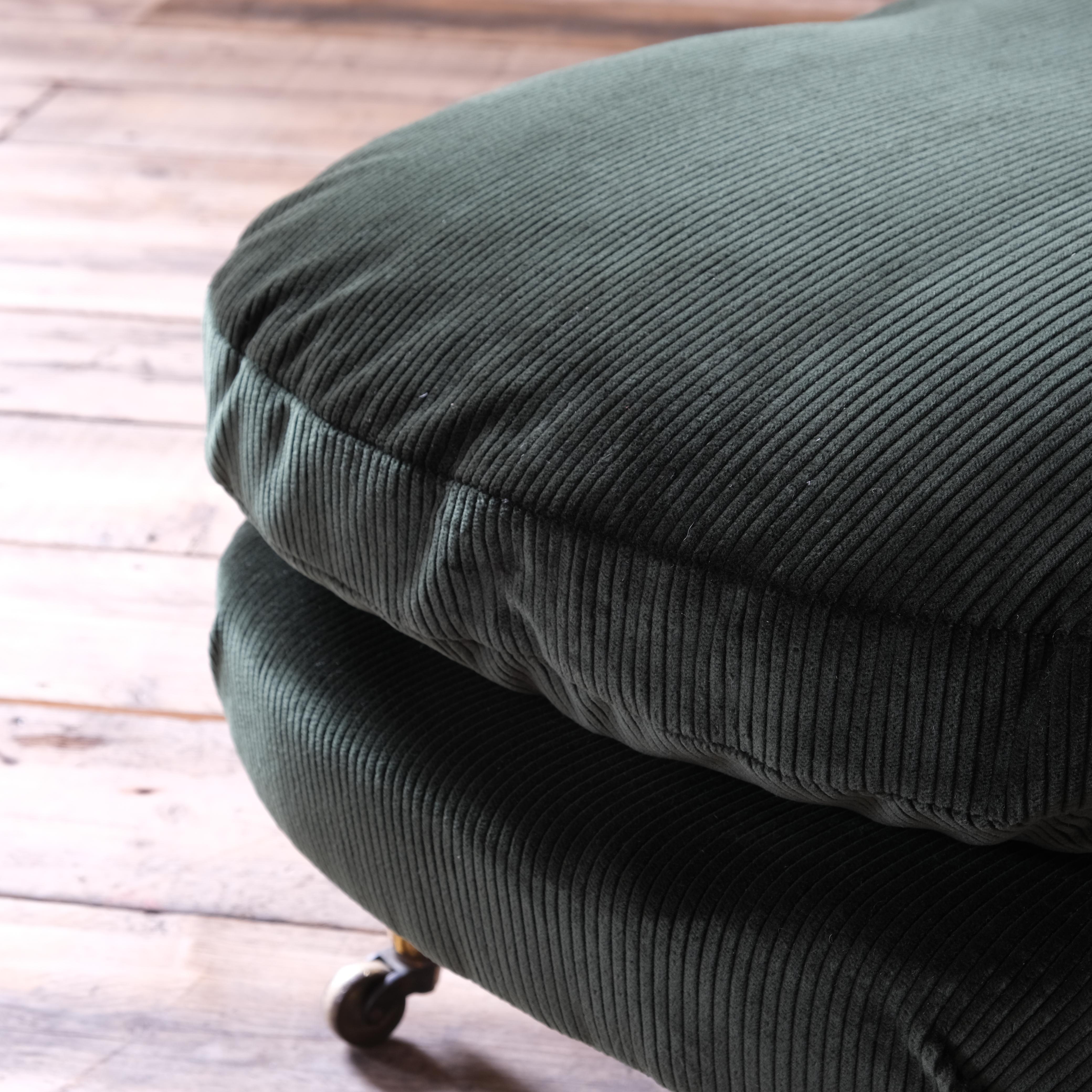 19th Century Howard and Sons Daybed in Forest Green Jumbo Corduroy 1