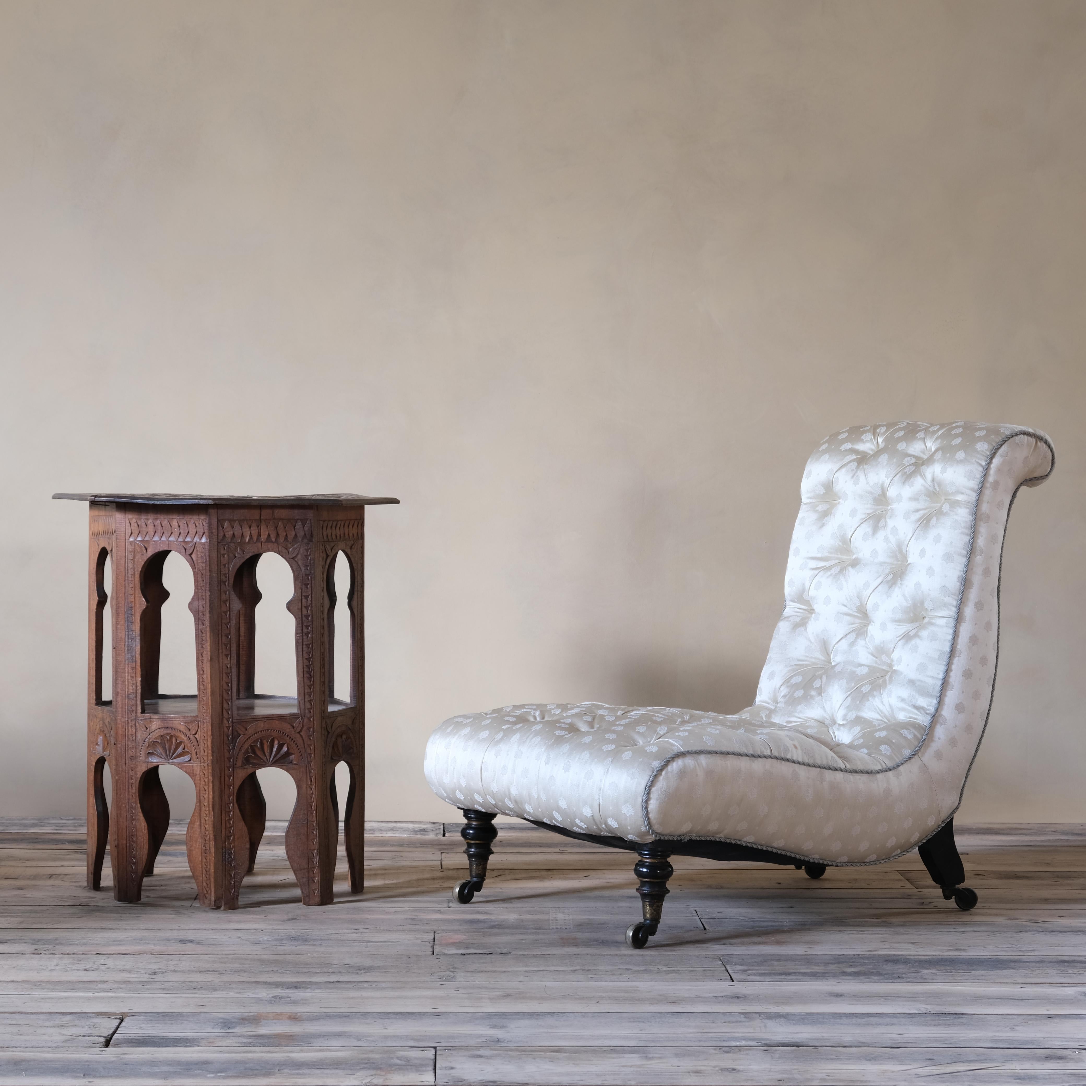 19th Century Howard and Sons Slipper Chair For Sale 2