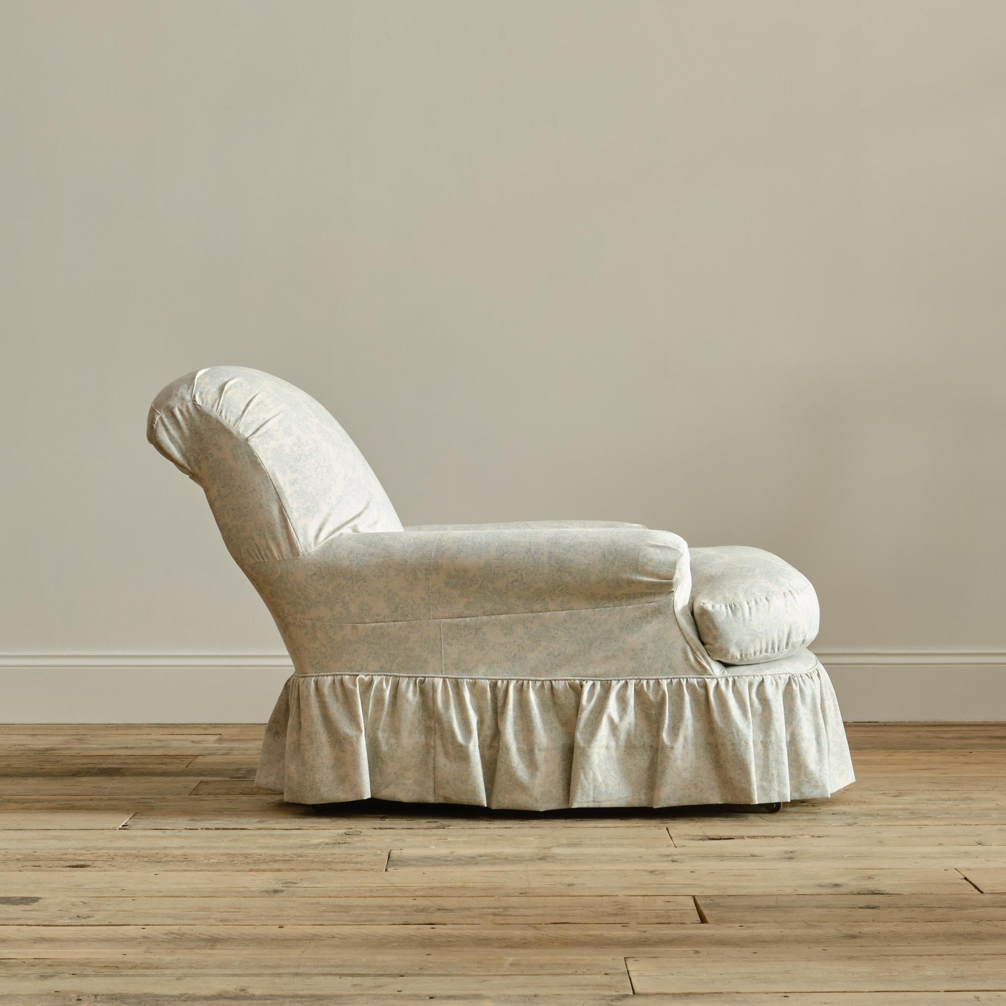 19th century Howard & Sons Club Armchair In Good Condition In Batley, GB