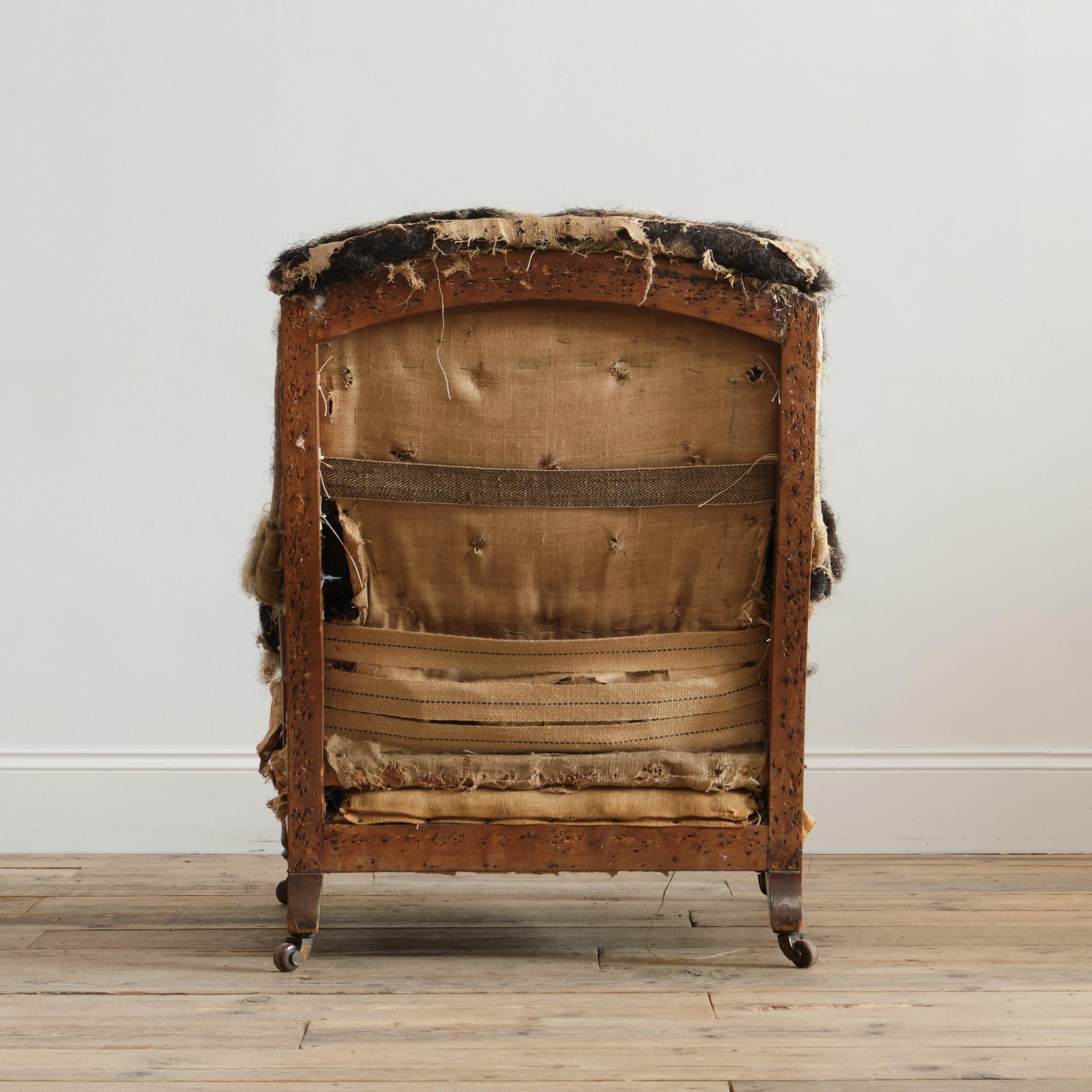 Grafton-Sessel im Howard-Stil des 19. Jahrhunderts (Walnuss) im Angebot