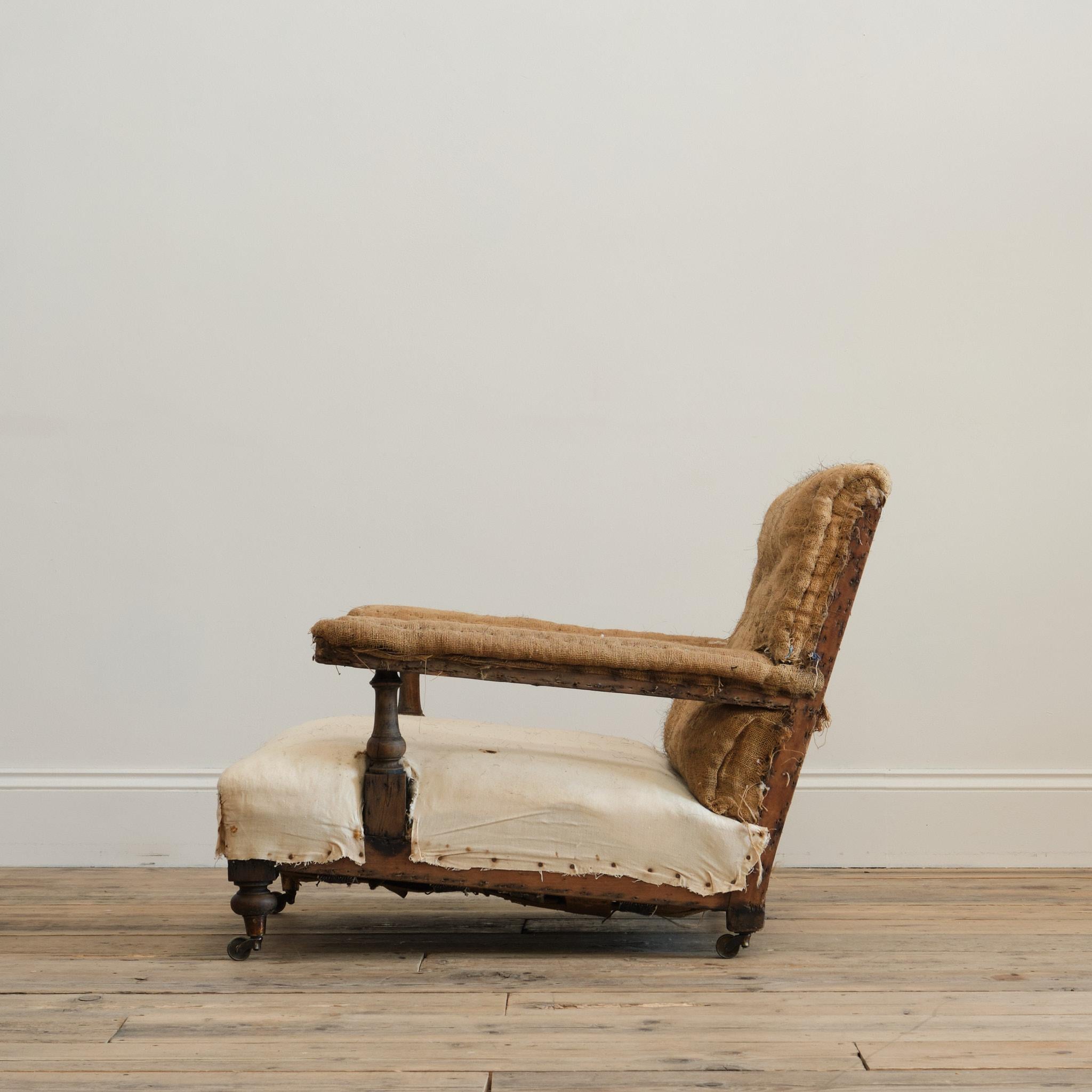 Fauteuil ouvert de style Howard, 19e siècle, vers 1860 État moyen - En vente à Batley, GB