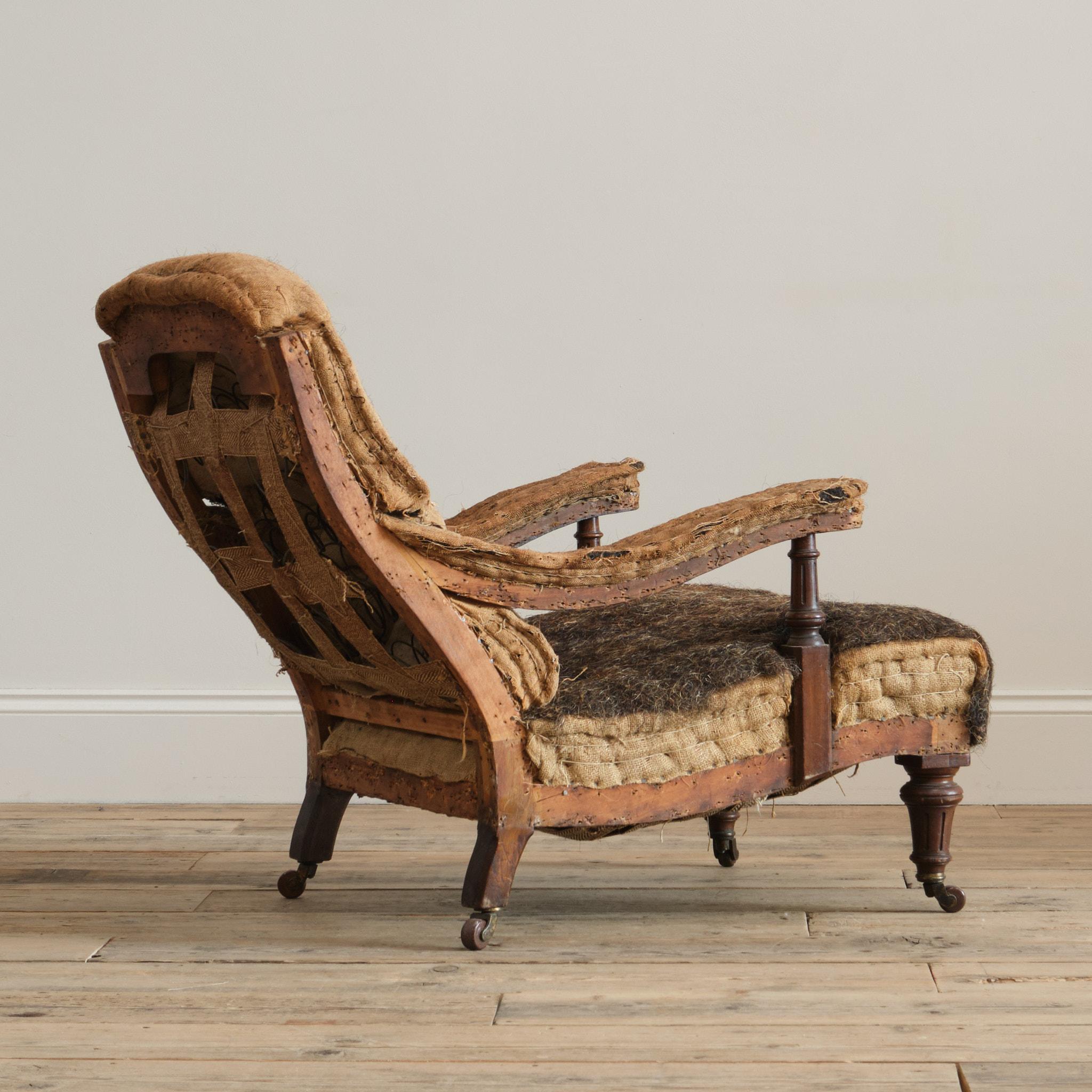 19th Century Howard Style Open Armchair (Britisch) im Angebot