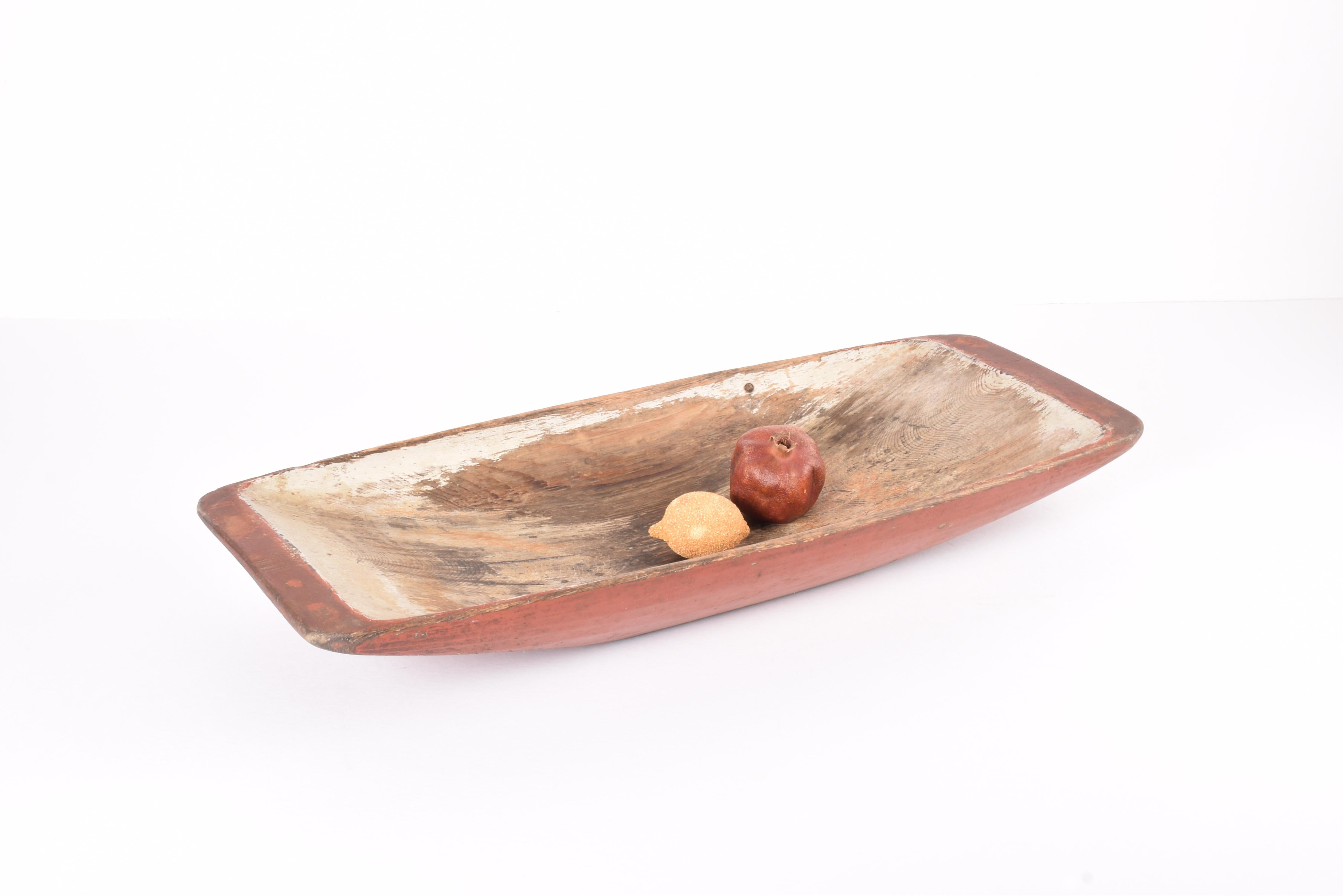 19th Century Huge Antique Swedish Folk Art Wooden Trough with Original Red Paint In Fair Condition For Sale In Silkeborg, Silkeborg