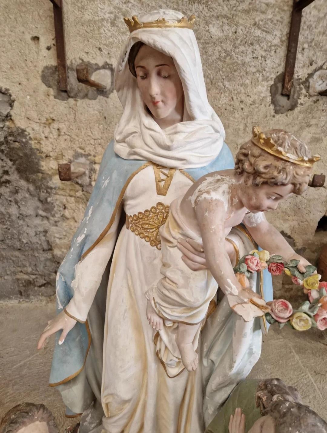 Francese Statua religiosa del XIX secolo della Madonna del Purgatorio in vendita