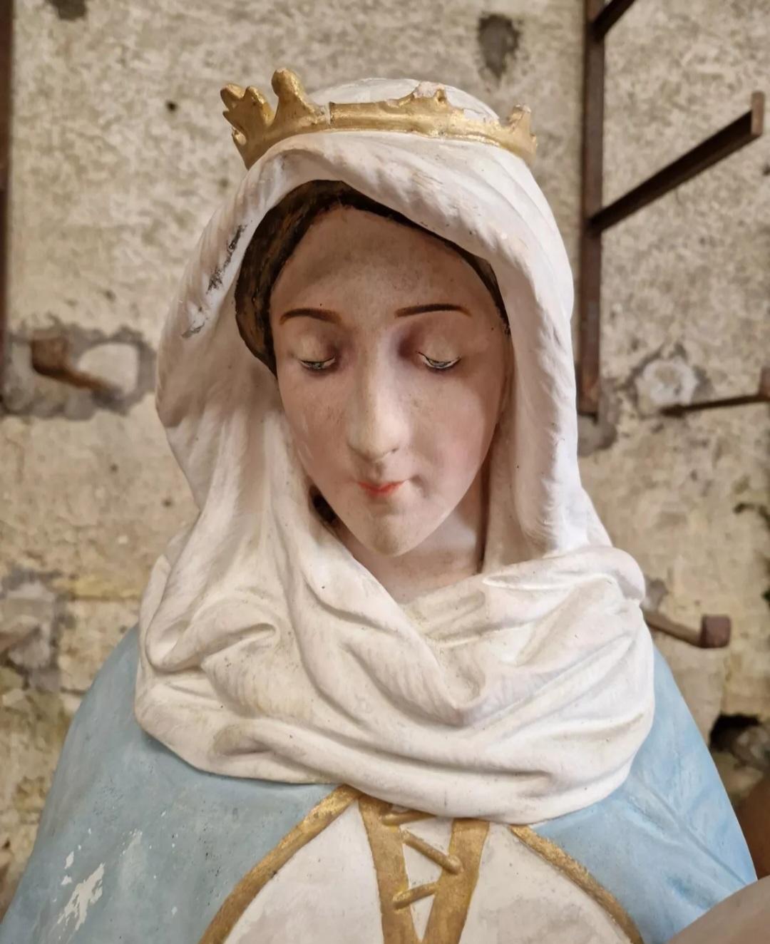 Statua religiosa del XIX secolo della Madonna del Purgatorio in vendita 2