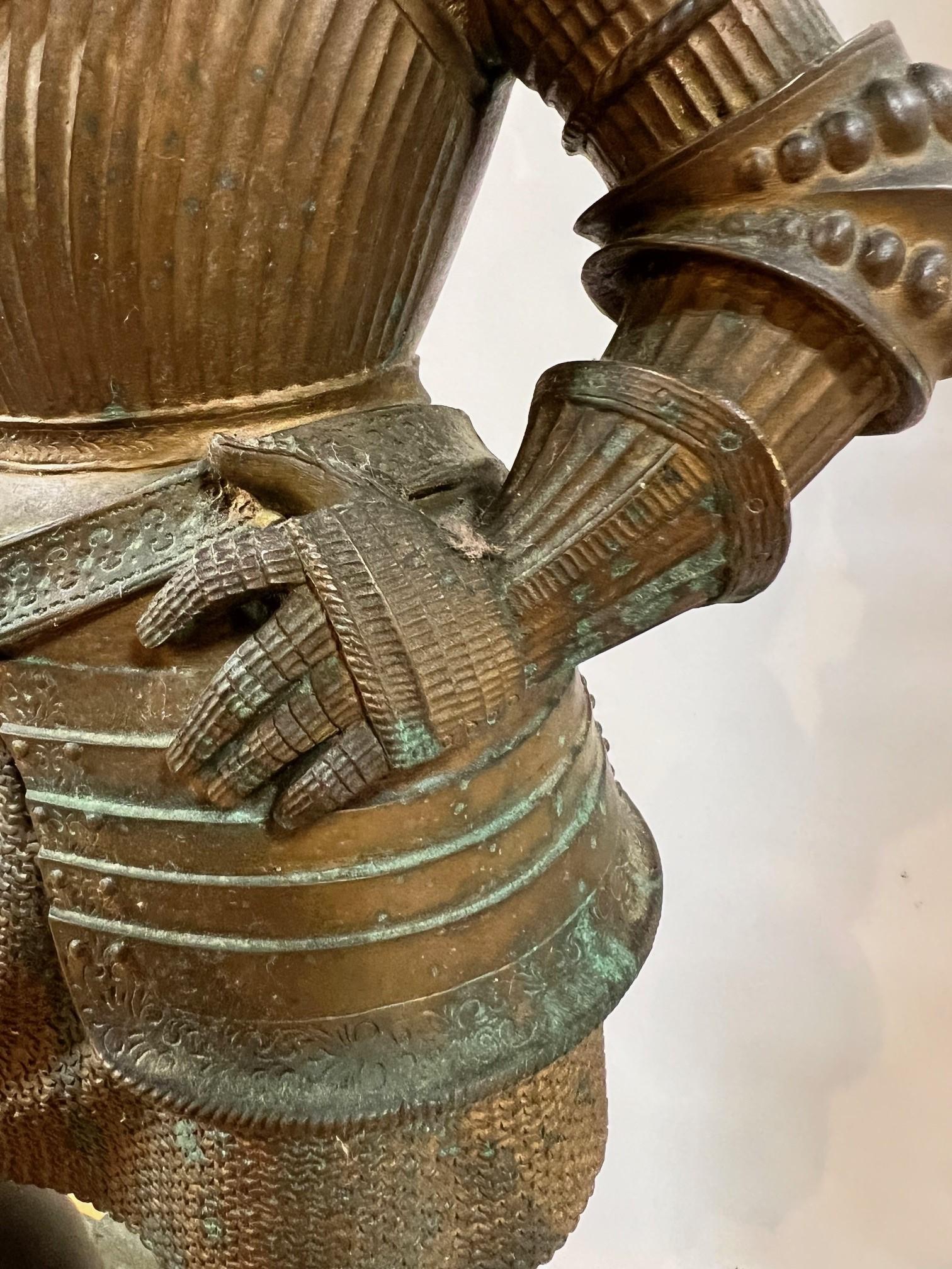 Scultura di cavaliere in bronzo Hugo Frantiska Salm del XIX secolo in vendita 6
