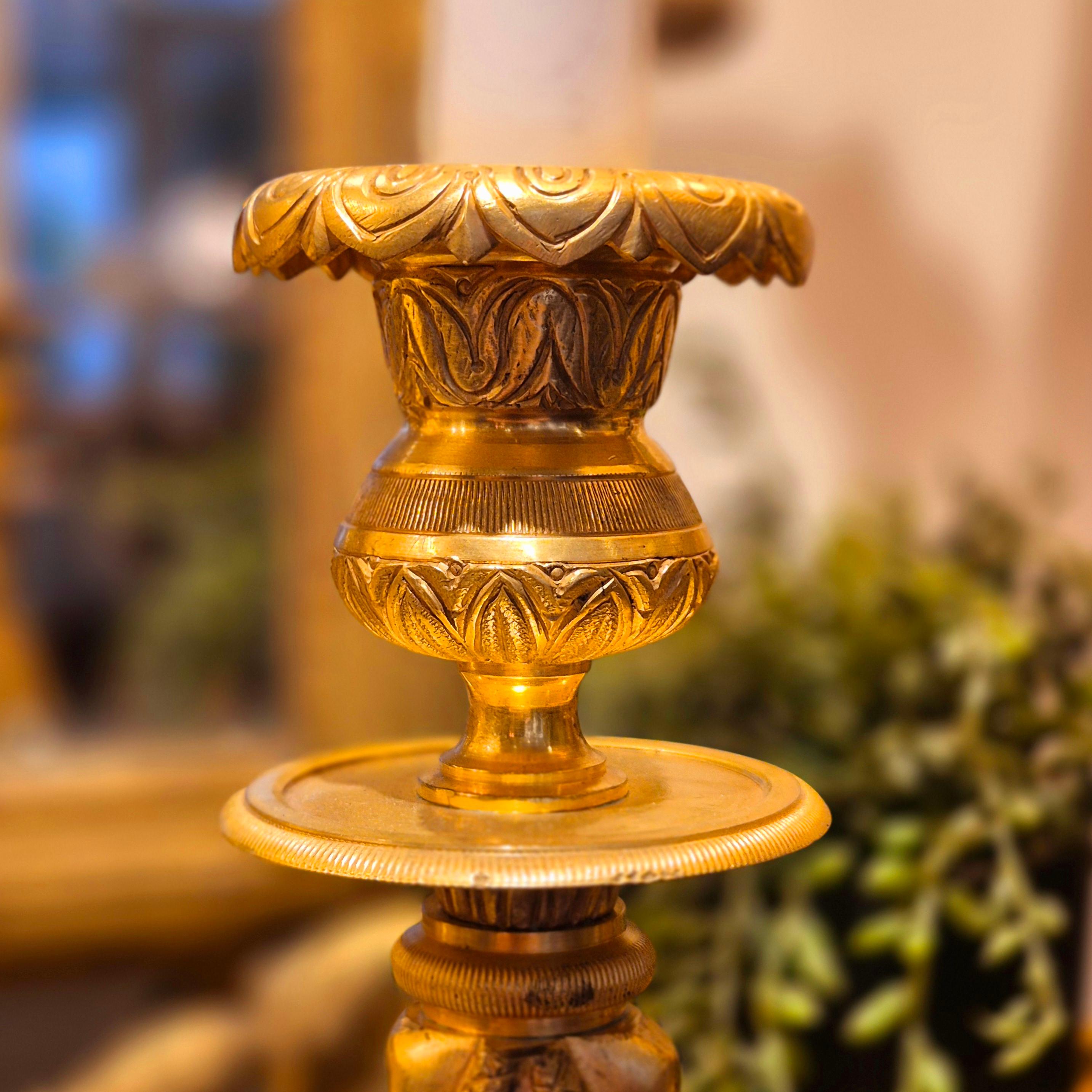 Pareja de candeleros Retour d'Egypte de bronce dorado, época Imperio, S. XIX en venta 8