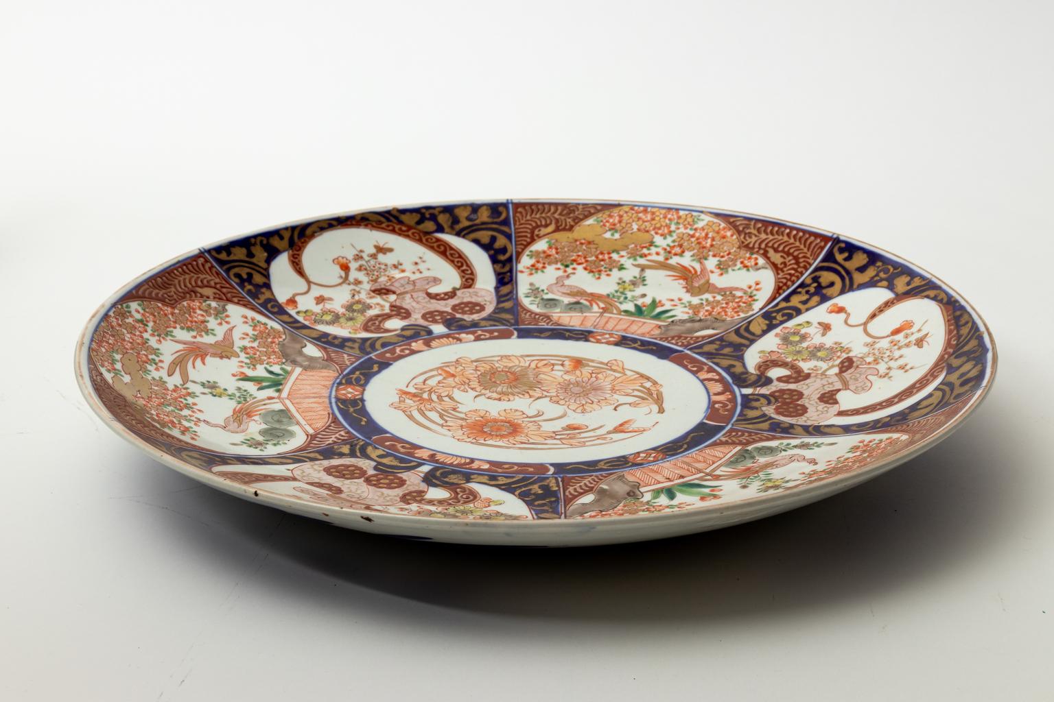 19th Century Imari Charger In Good Condition In Stamford, CT