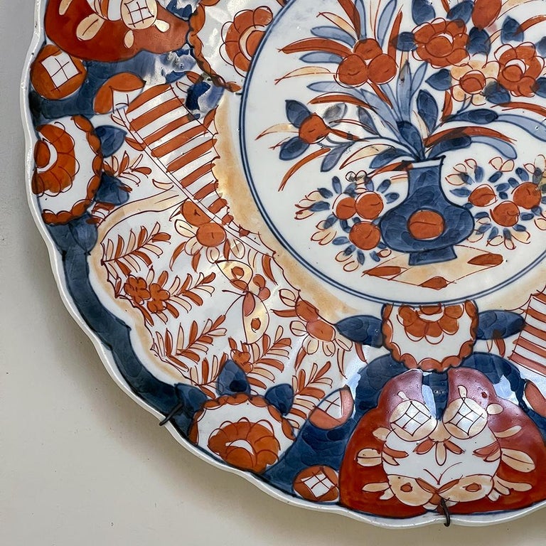 19th Century Imari Hand-Painted Charger For Sale 1