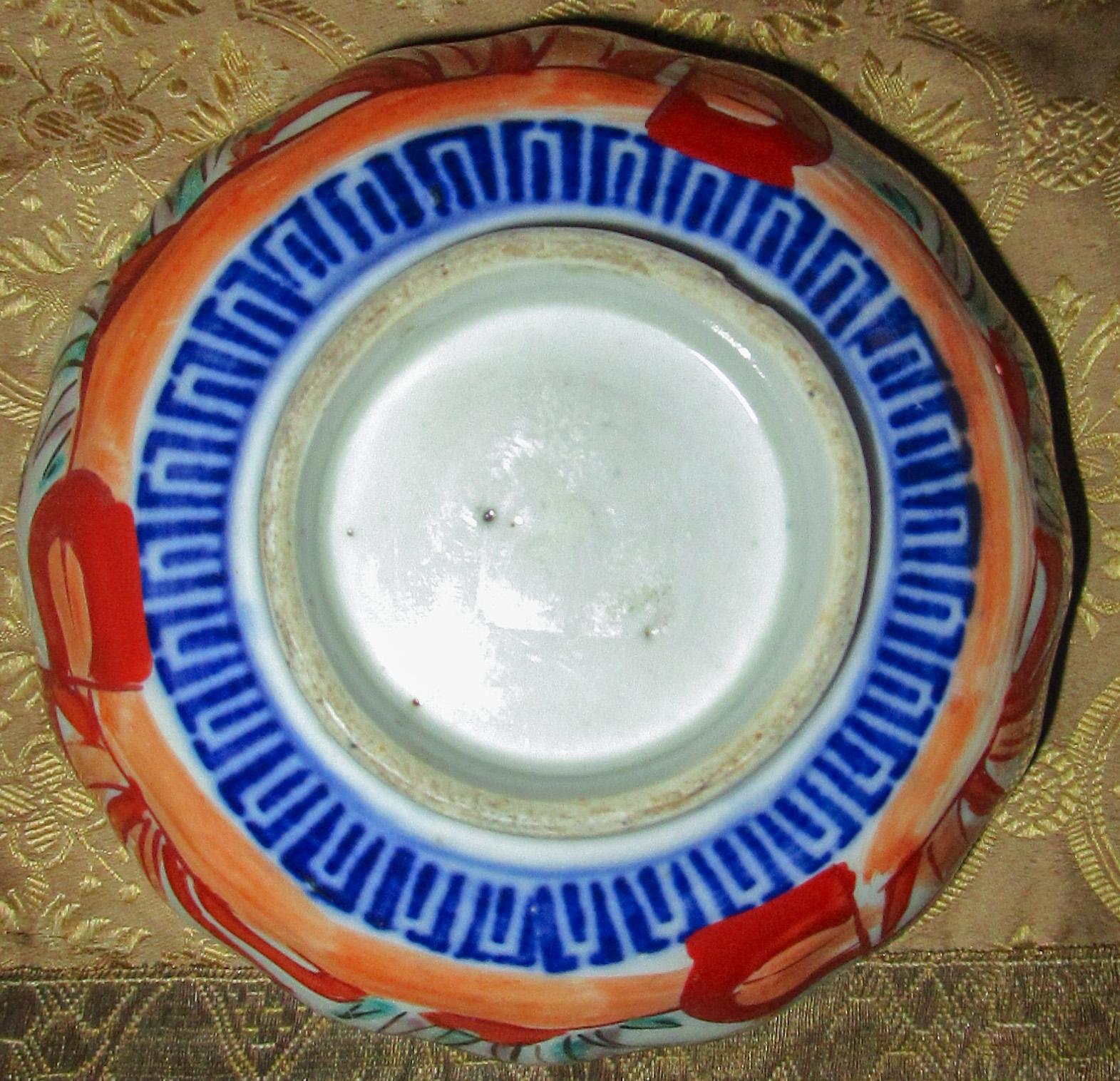 Mid-19th Century 19th Century Imari Japanese Meiji Scalloped Bowl