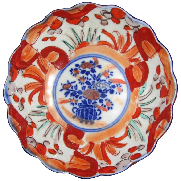 19th Century Imari Japanese Meiji Scalloped Bowl at 1stDibs