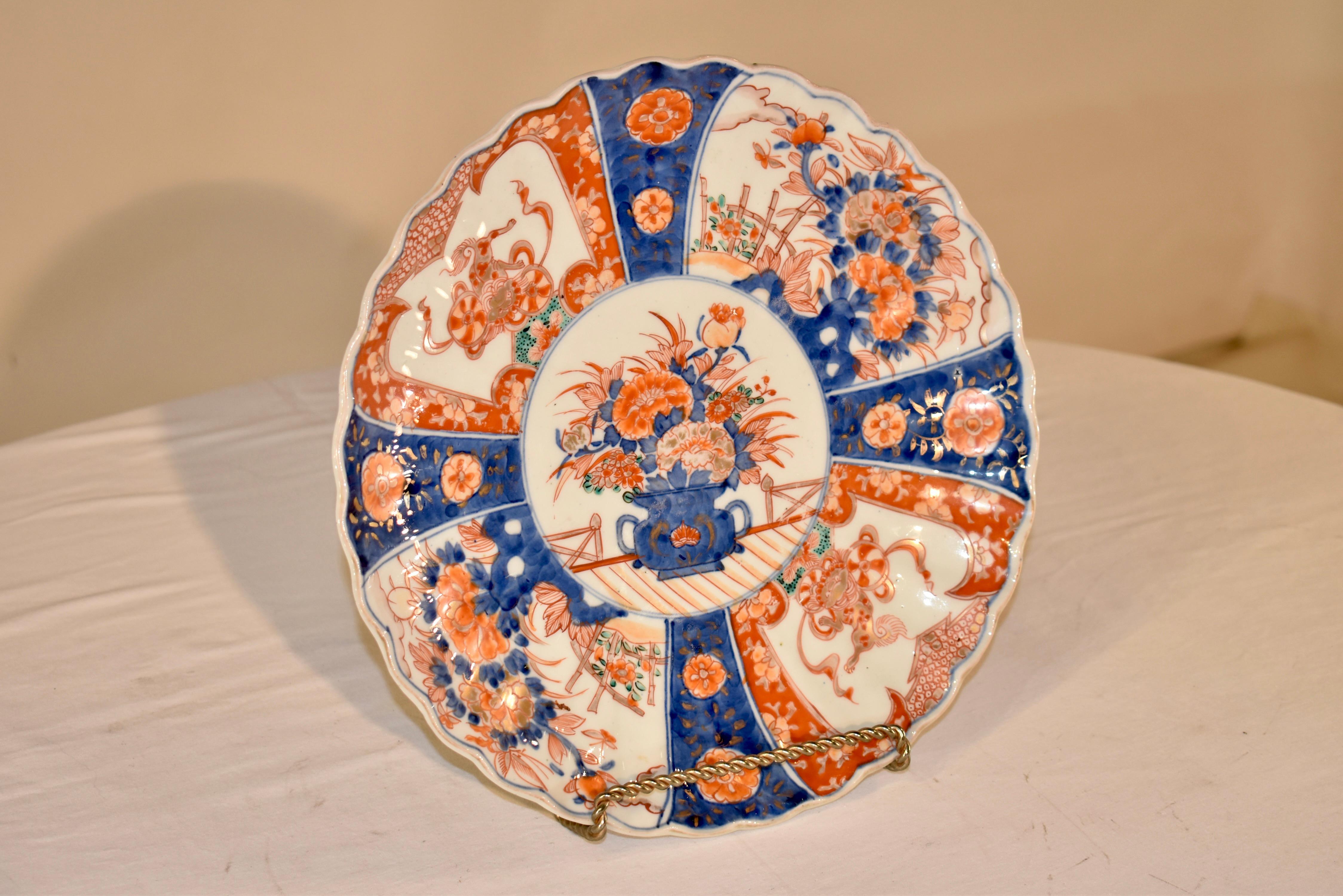 Imari-Teller des 19. Jahrhunderts (Glasiert) im Angebot