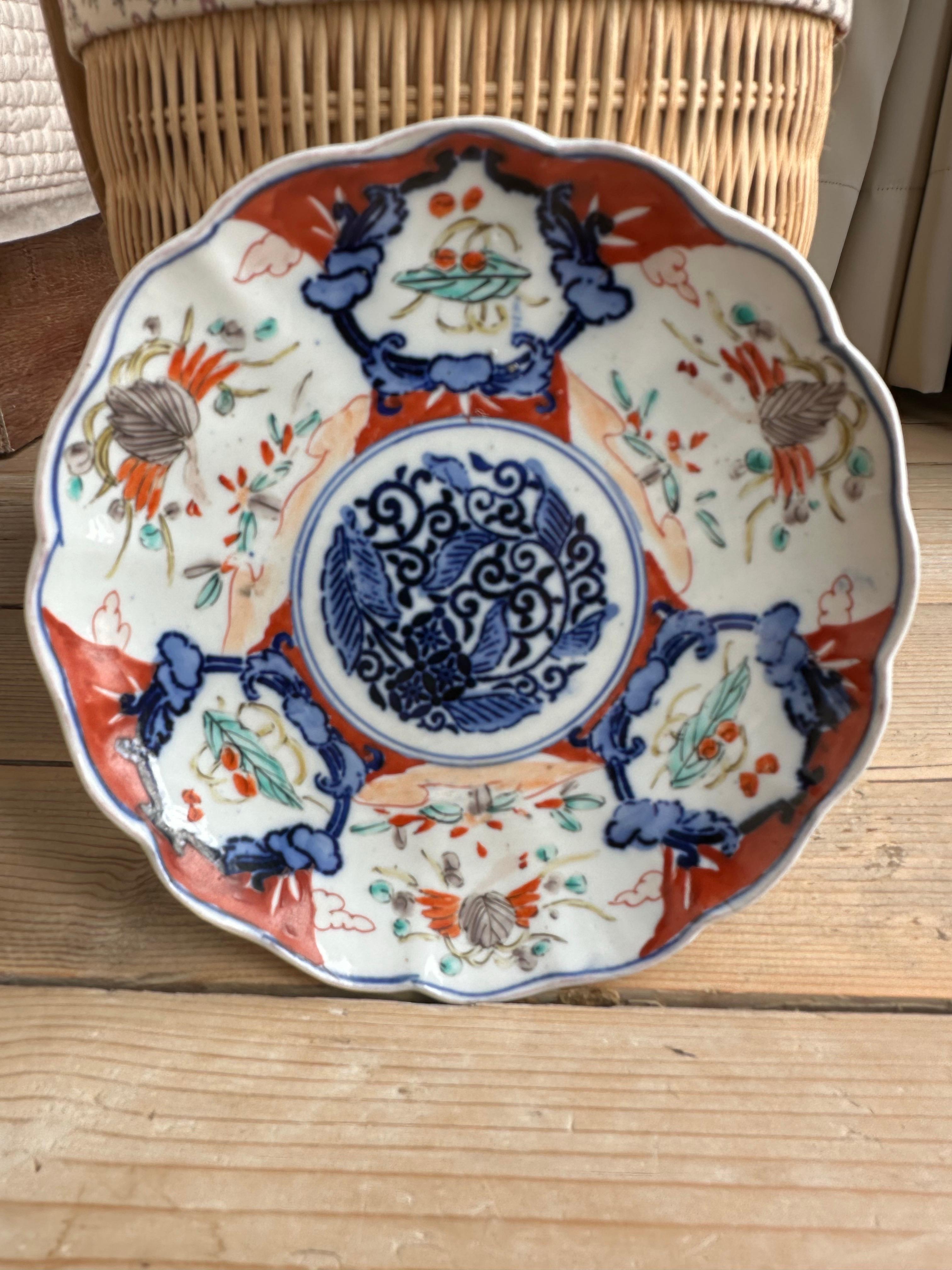 Piccolo piatto in Imari Porcelain del XIX secolo, blu, rosso e bianco, giapponese del 1800 in vendita 3