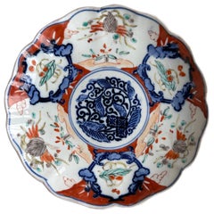 Piccolo piatto in Imari Porcelain del XIX secolo, blu, rosso e bianco, giapponese del 1800