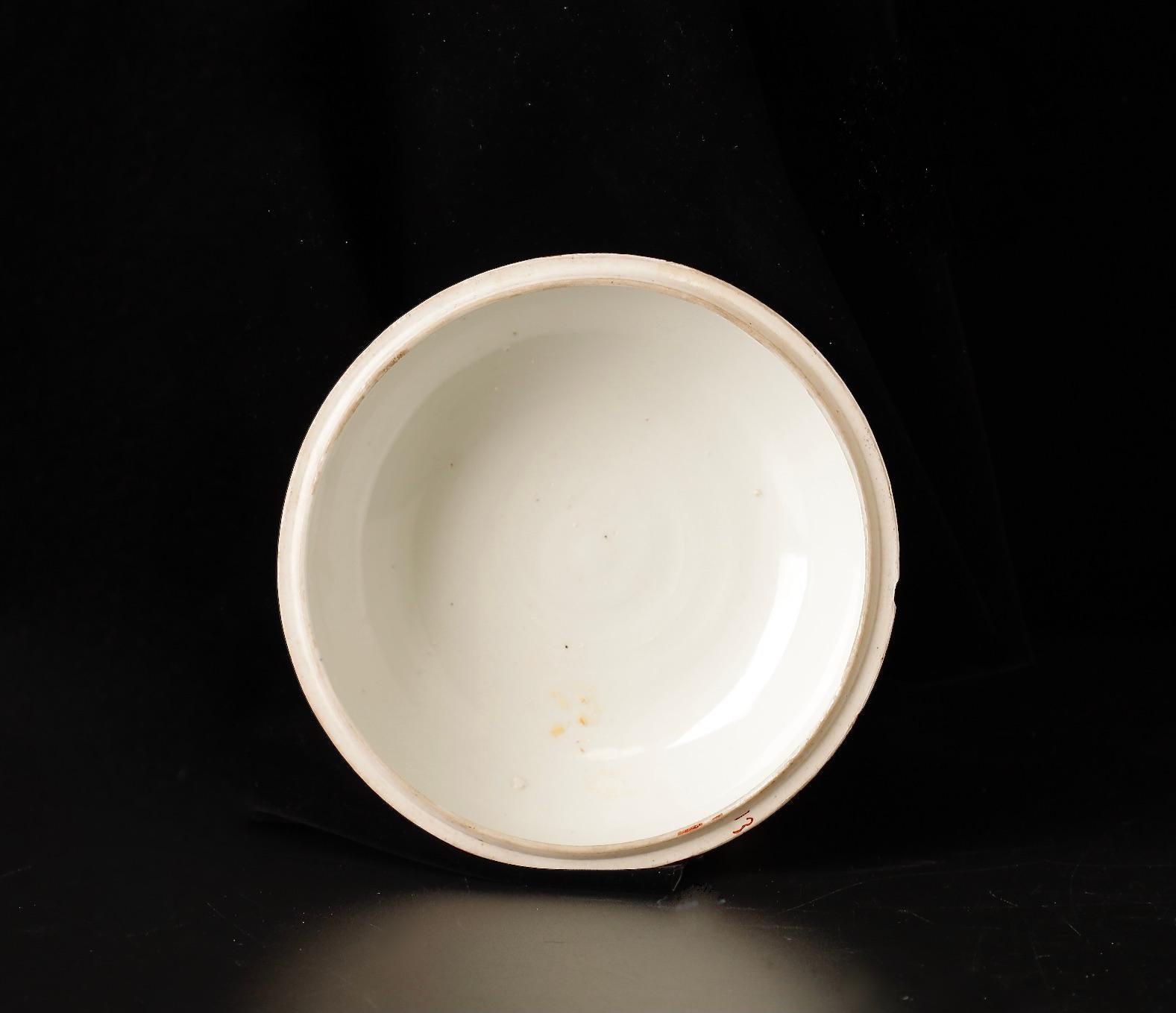 19th Century Imari Porcelain Treasure Box For Sale 4
