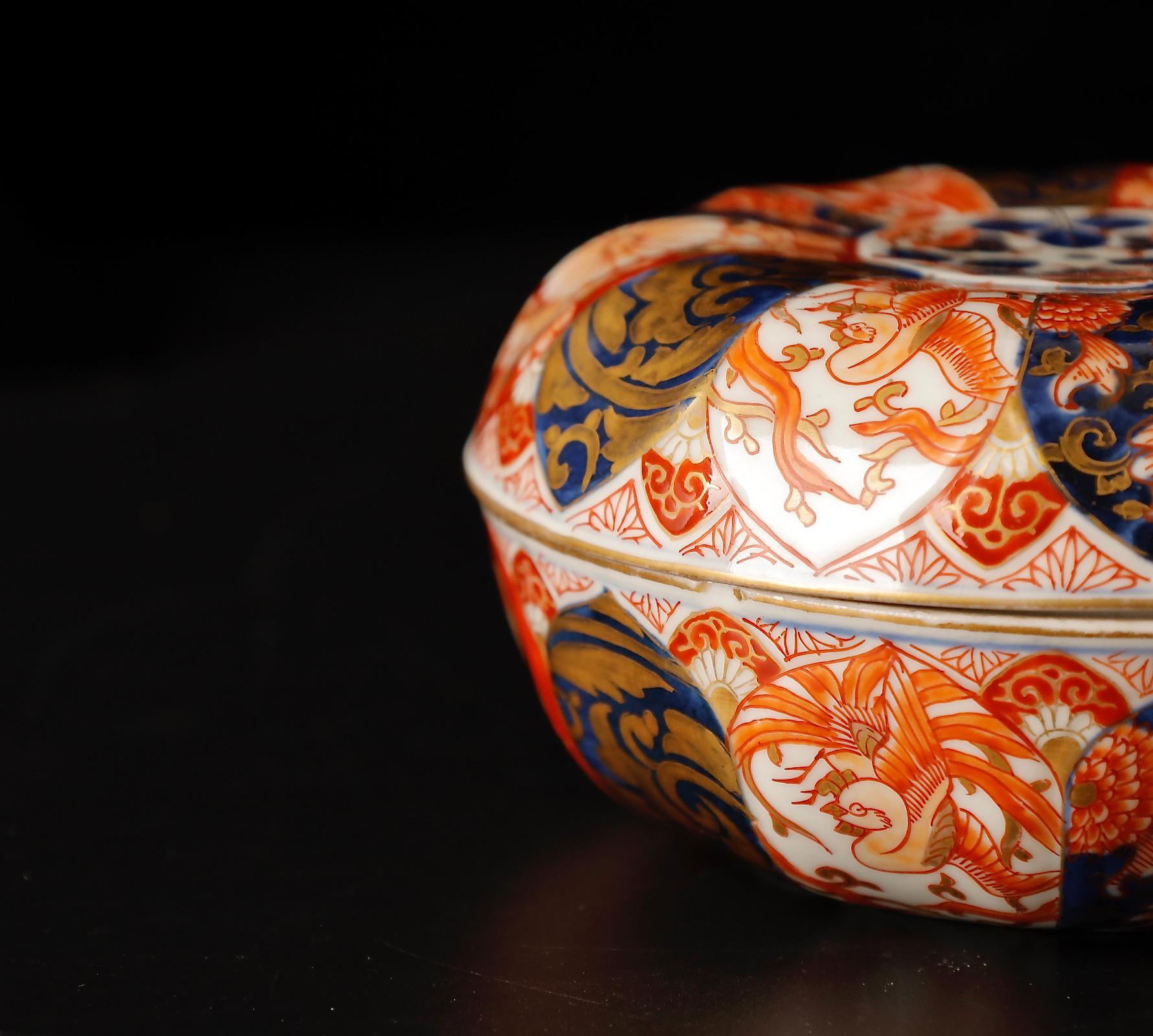 19th Century Imari Porcelain Treasure Box For Sale 5