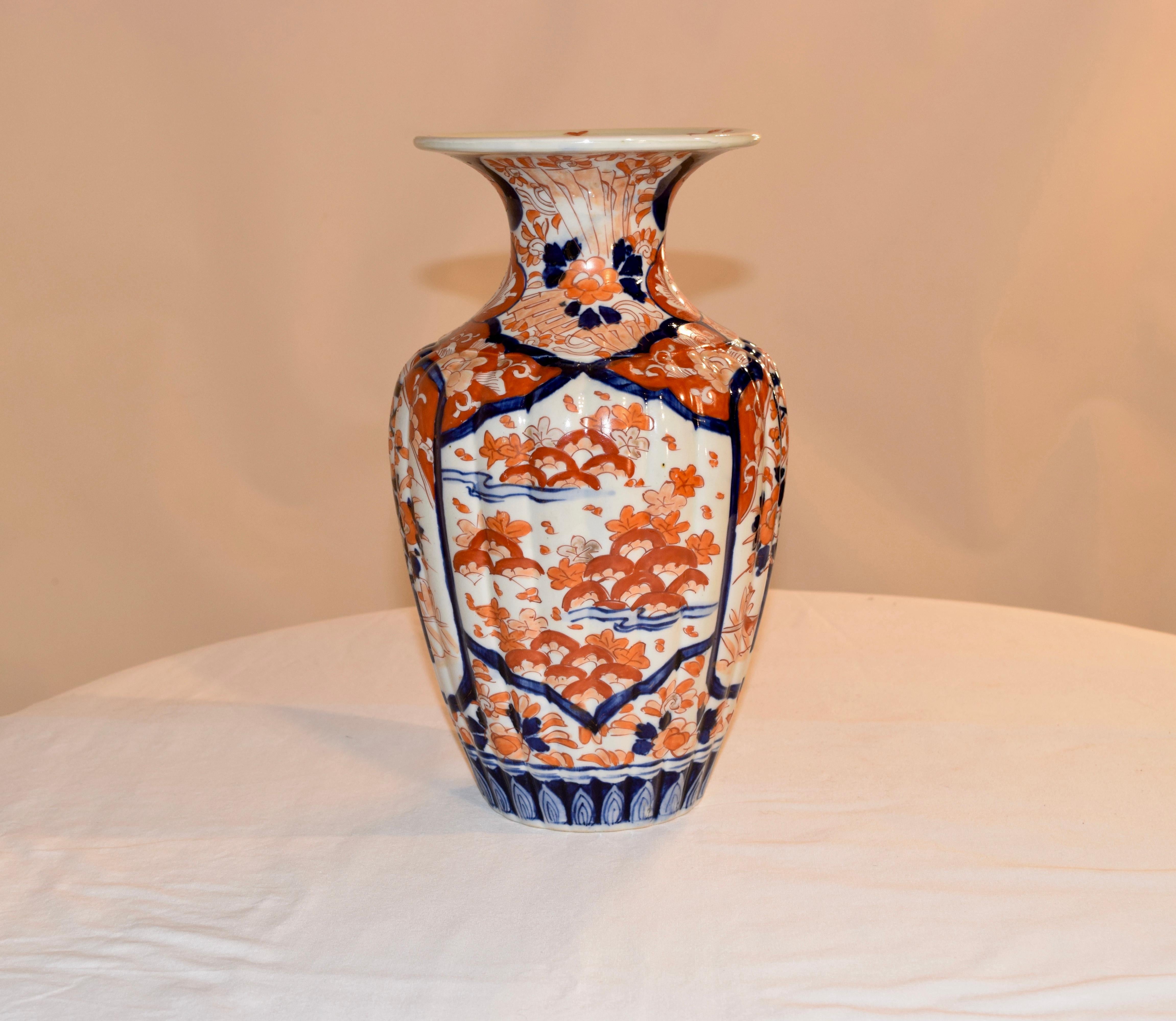 19th Century Imari Vase In Good Condition In High Point, NC