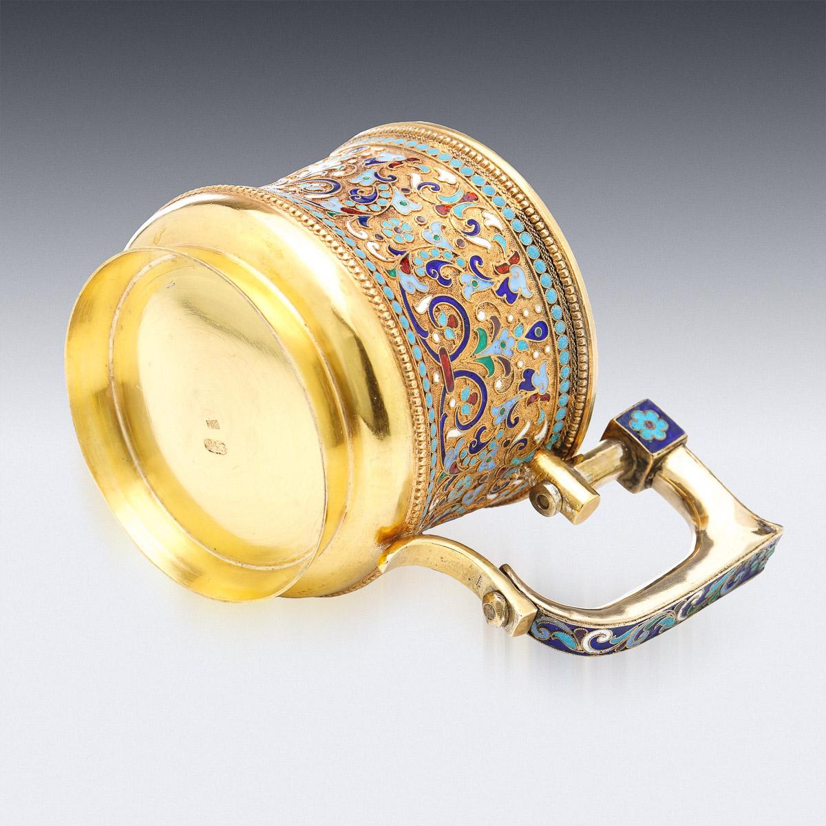 Argent Porte-verre à thé russe impérial du 19ème siècle en émail argenté et doré, vers 1880