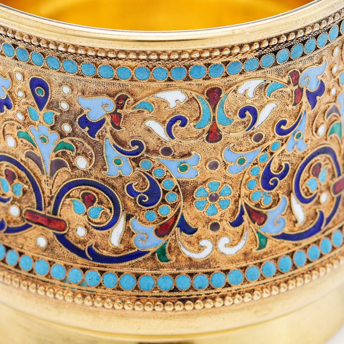 Porte-verre à thé russe impérial du 19ème siècle en émail argenté et doré, vers 1880 3
