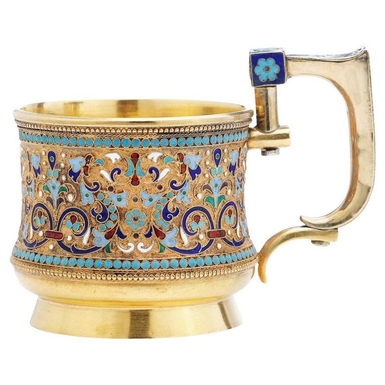 Porte-verre à thé russe impérial du 19ème siècle en émail argenté et doré,  vers 1880 En vente sur 1stDibs