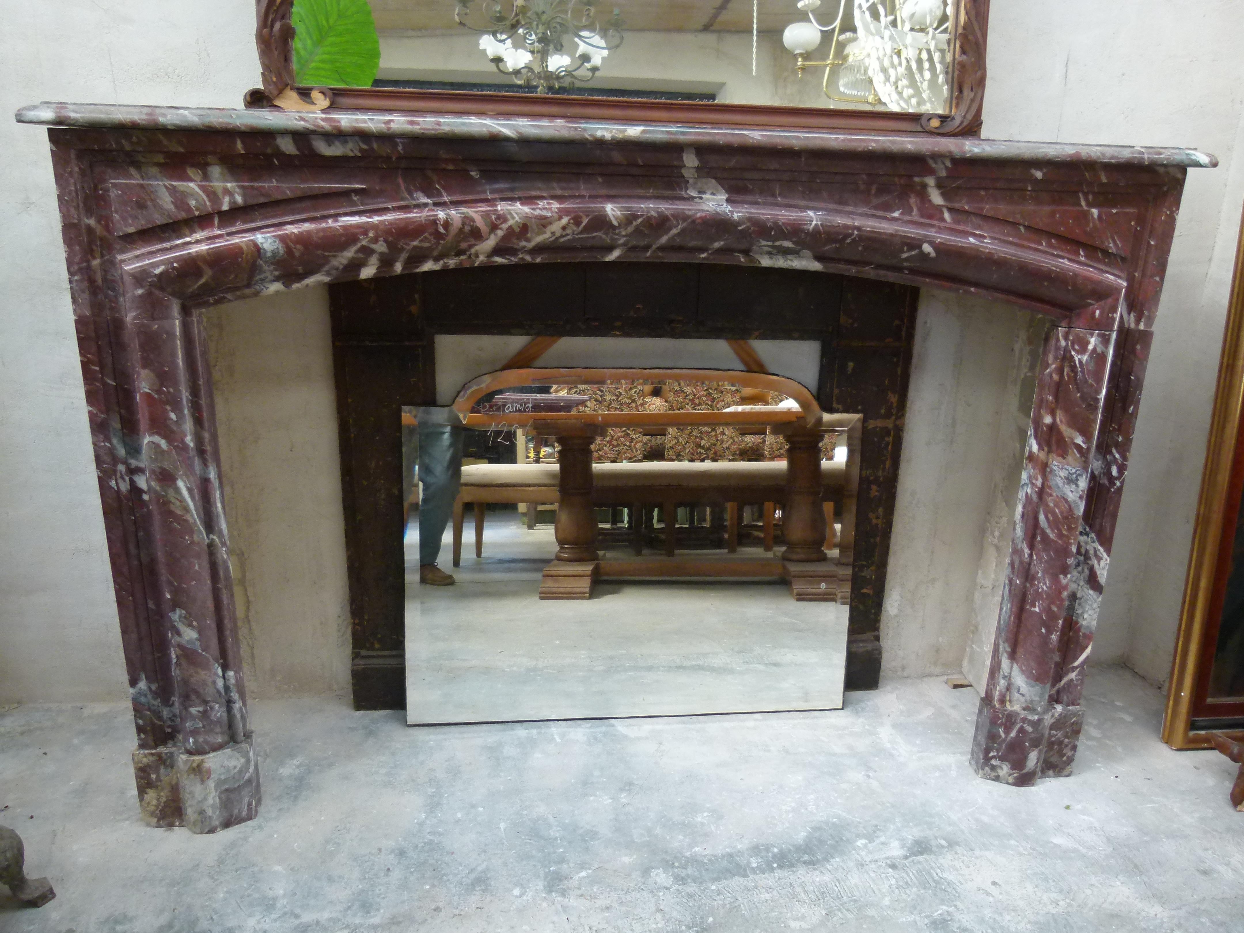 19th Century in Louis XIV Style Languedoc Marble Fireplace Mantel In Good Condition In Vulpellac, Girona