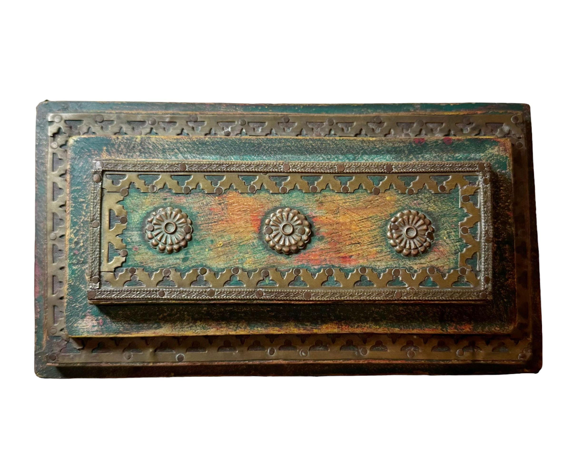 19th Century Indian Box In Good Condition For Sale In Tampa, FL