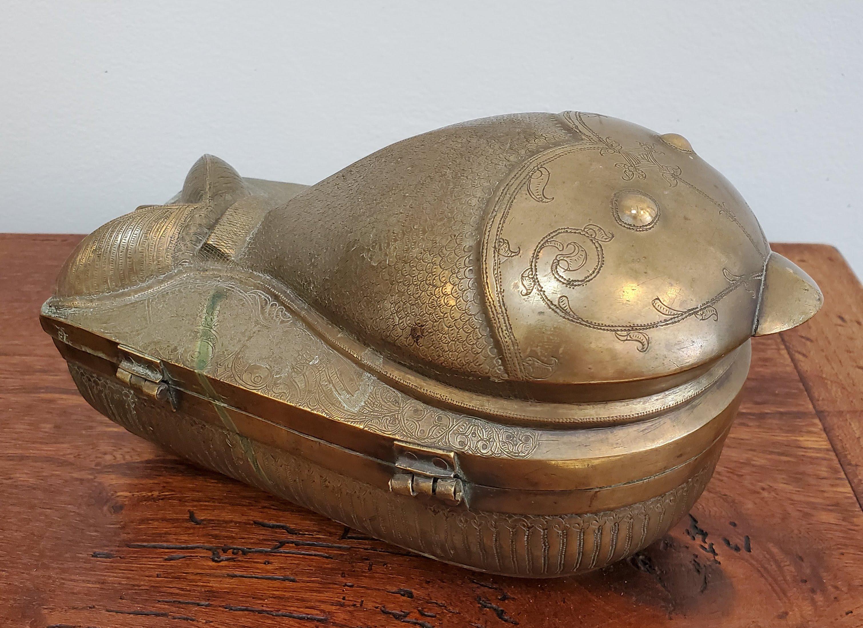 19th Century Indian Brass Box with Etched Decoration In Good Condition For Sale In Middleburg, VA