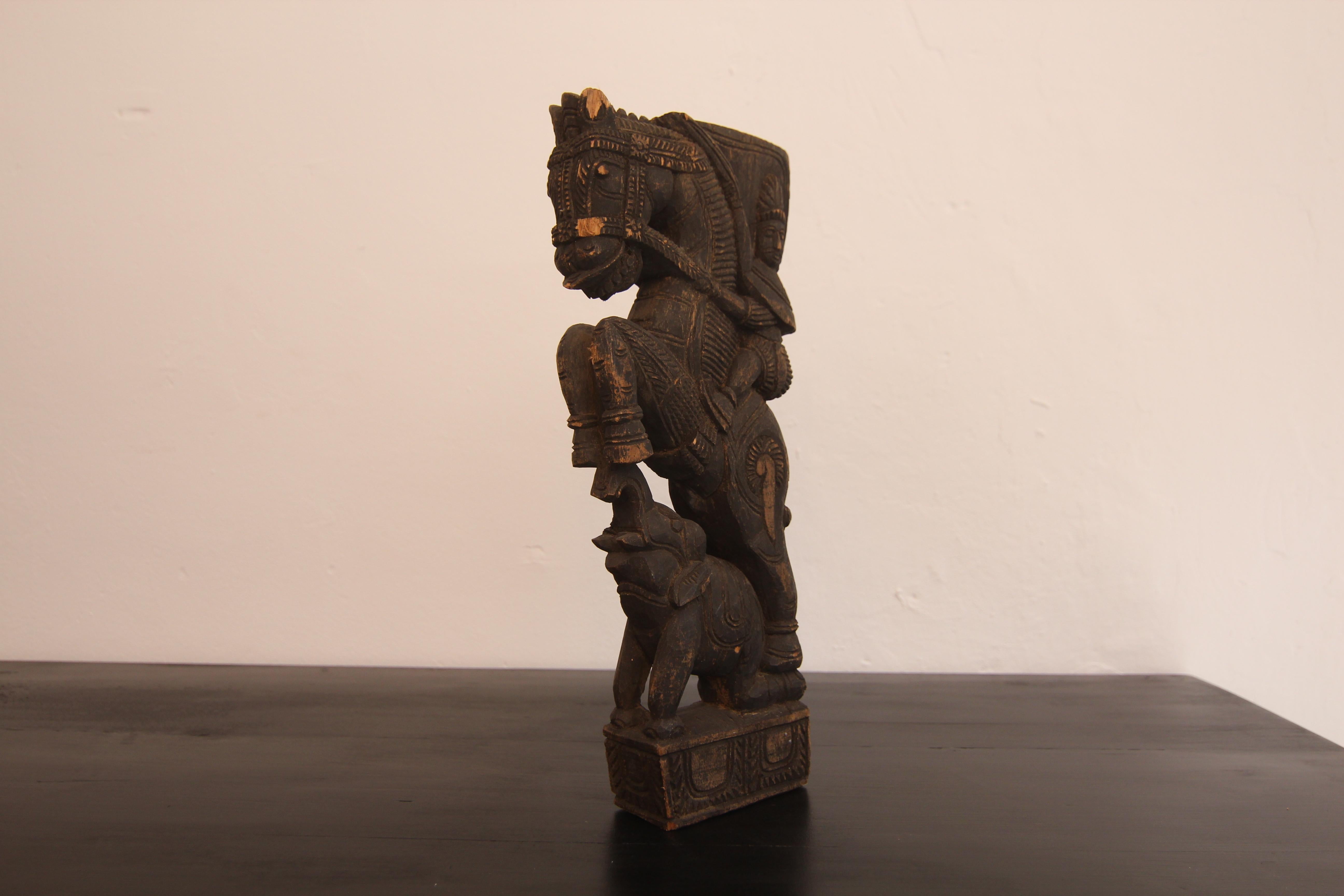 Oggetto in legno intagliato indiano del XIX secolo in vendita 5