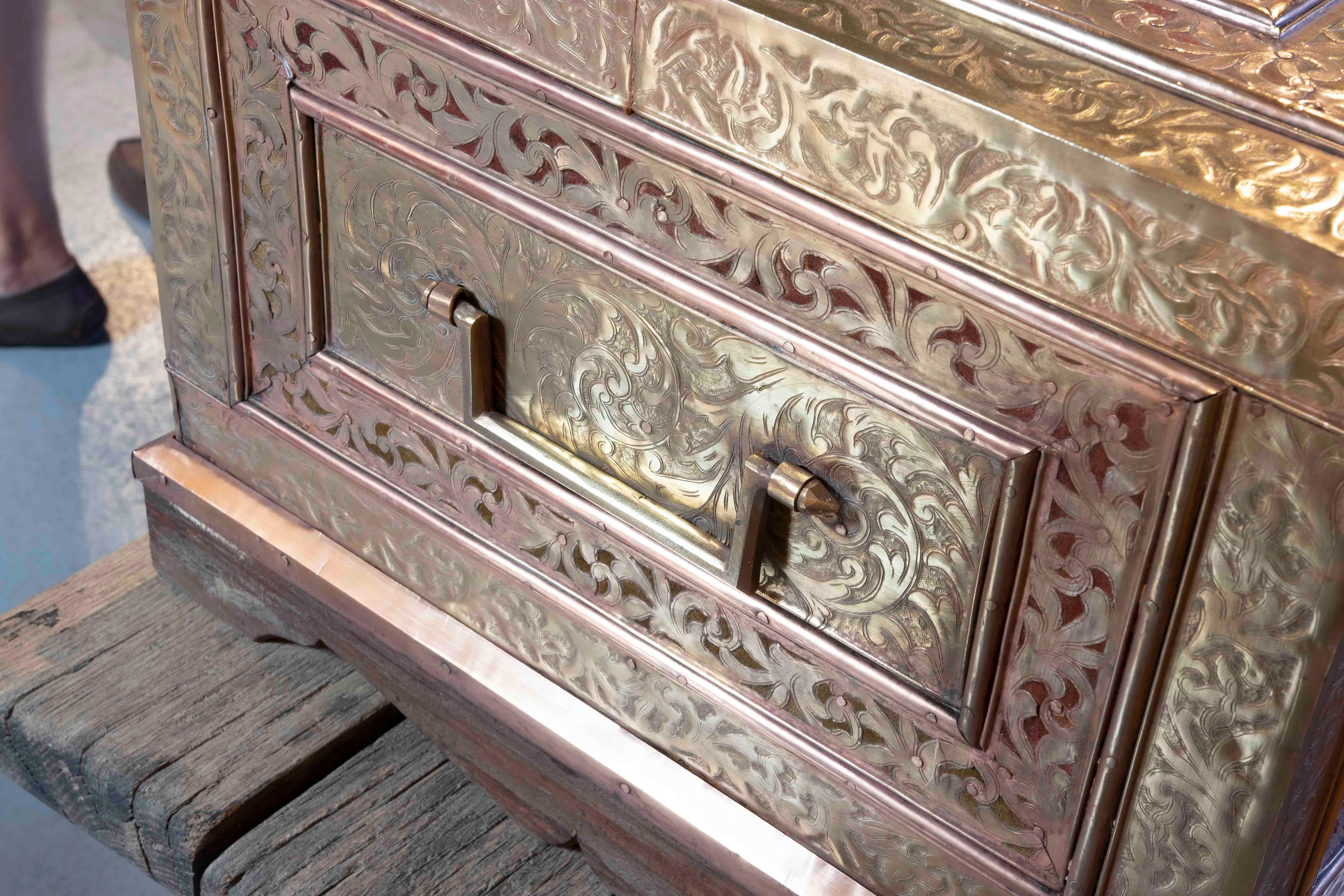 19th Century Indian Chest with Wooden Frame Covered in Embossed Brass  For Sale 10