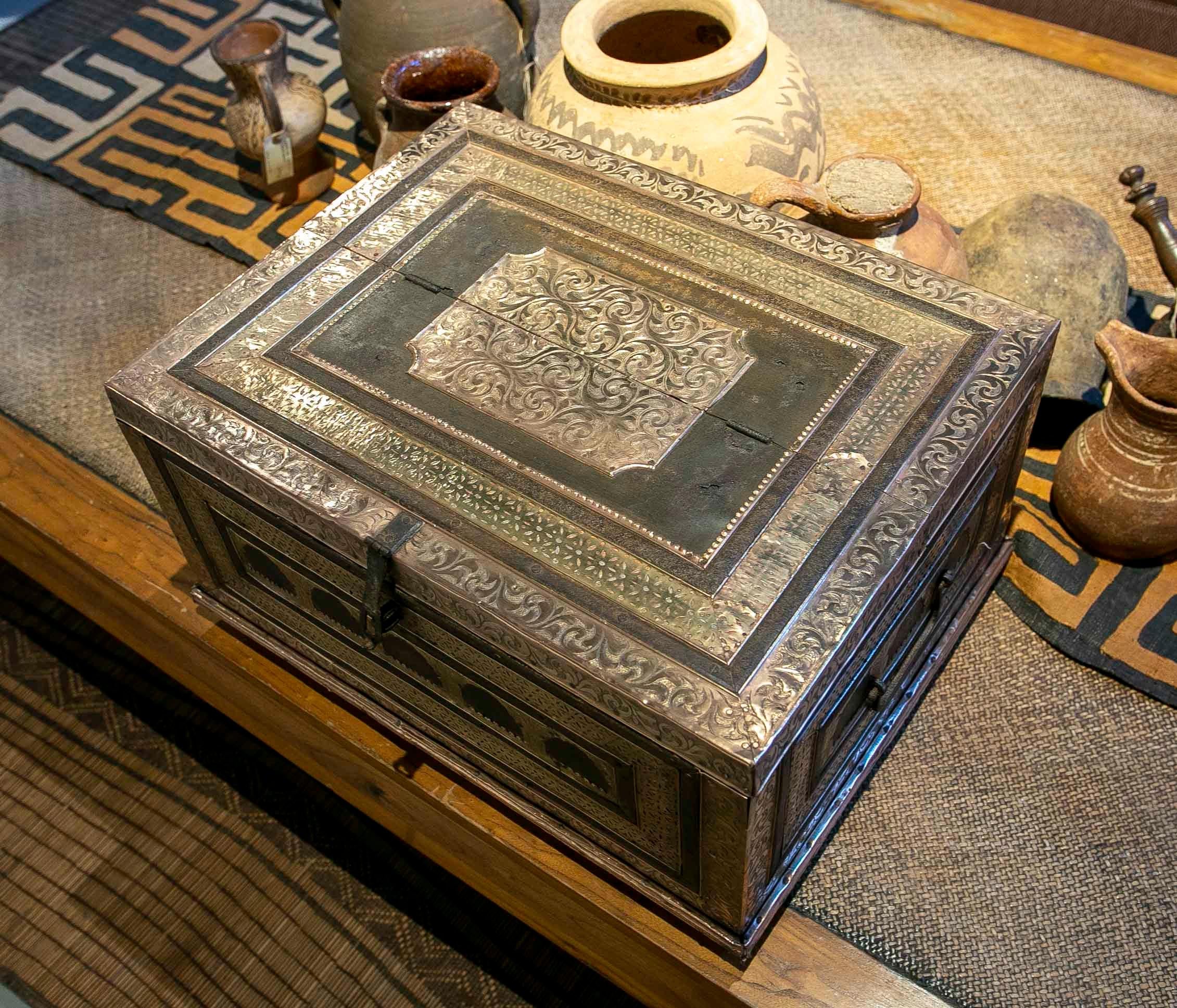 19th Century Indian Chest with Wooden Frame Covered in Embossed Brass  For Sale 16