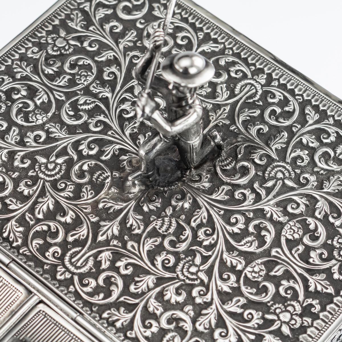 19th Century Indian Colonial Cutch Solid Silver Double Cigar Box, circa 1890 11