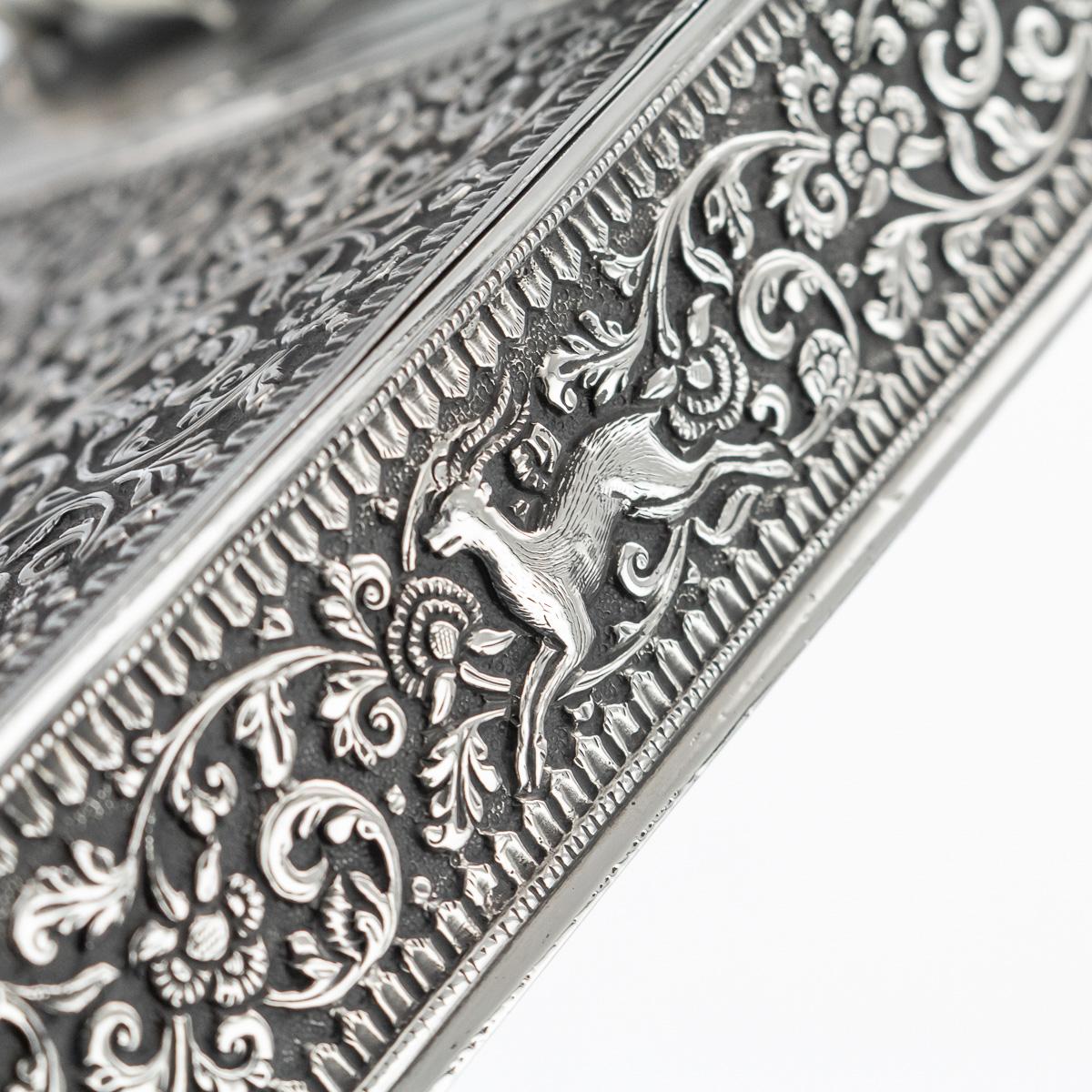 19th Century Indian Colonial Cutch Solid Silver Double Cigar Box, circa 1890 13