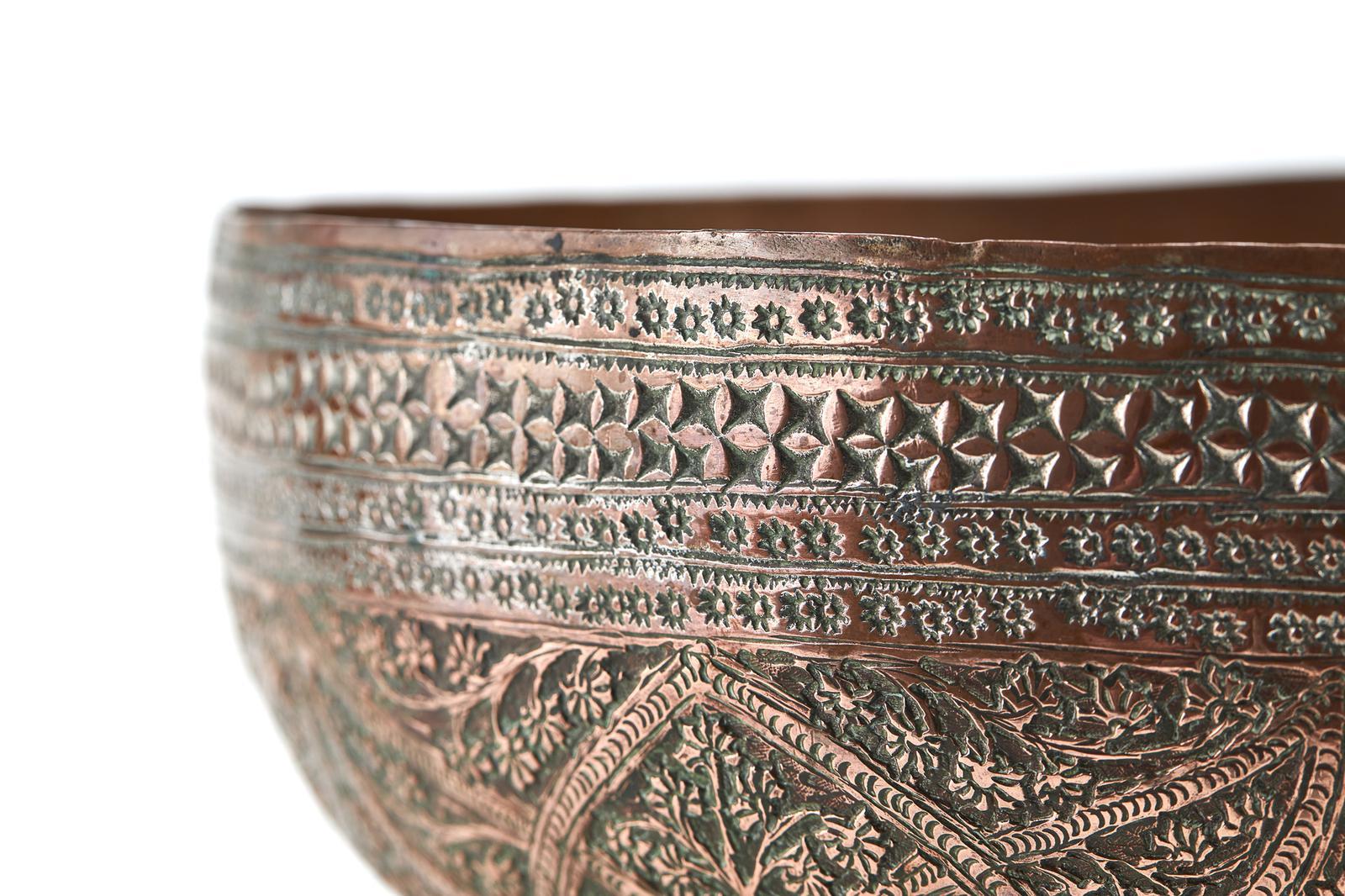 19th Century Indian Copper Bowl In Good Condition For Sale In Ipswich, GB