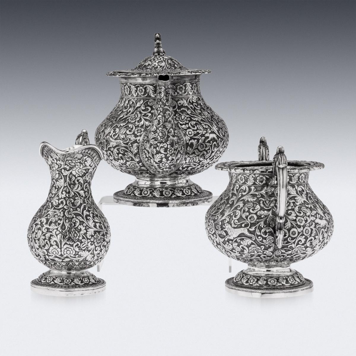 19th Century Indian Cutch Solid Silver 3-Piece Hunting Tea Set, circa 1890 In Good Condition In Royal Tunbridge Wells, Kent