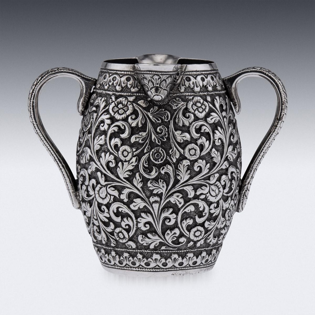 19th Century Indian Cutch Solid Silver Salver Double Cream Jug, c.1880 In Good Condition For Sale In Royal Tunbridge Wells, Kent